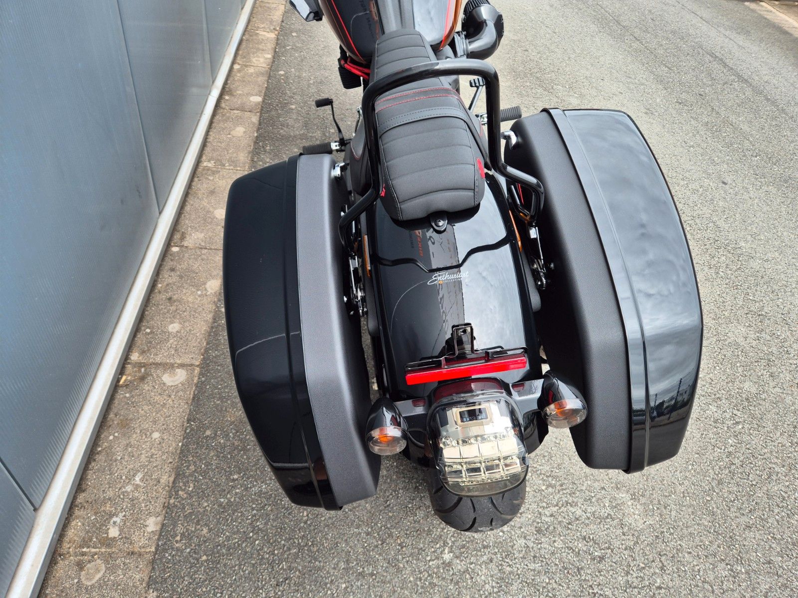 Fahrzeugabbildung Harley-Davidson FXLRST °°LOW RIDER ST°° * JEKILL&HYDE *