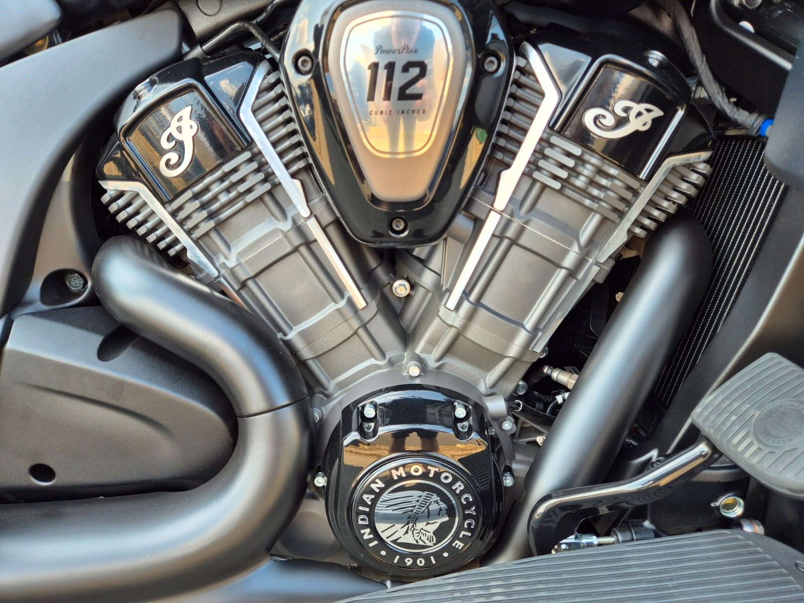 Fahrzeugabbildung Indian 2026 PURSUIT DARK HORSE - *112 POWER PLUS*
