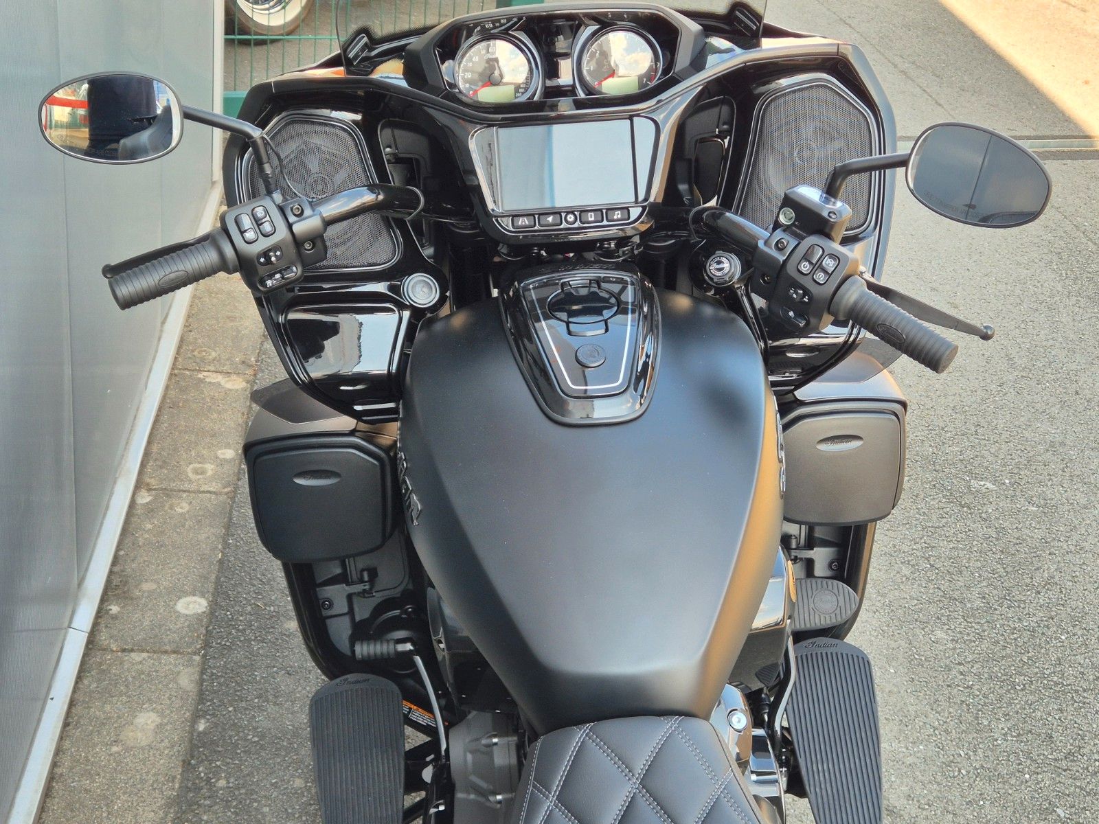 Fahrzeugabbildung Indian 2026 PURSUIT DARK HORSE - *112 POWER PLUS*