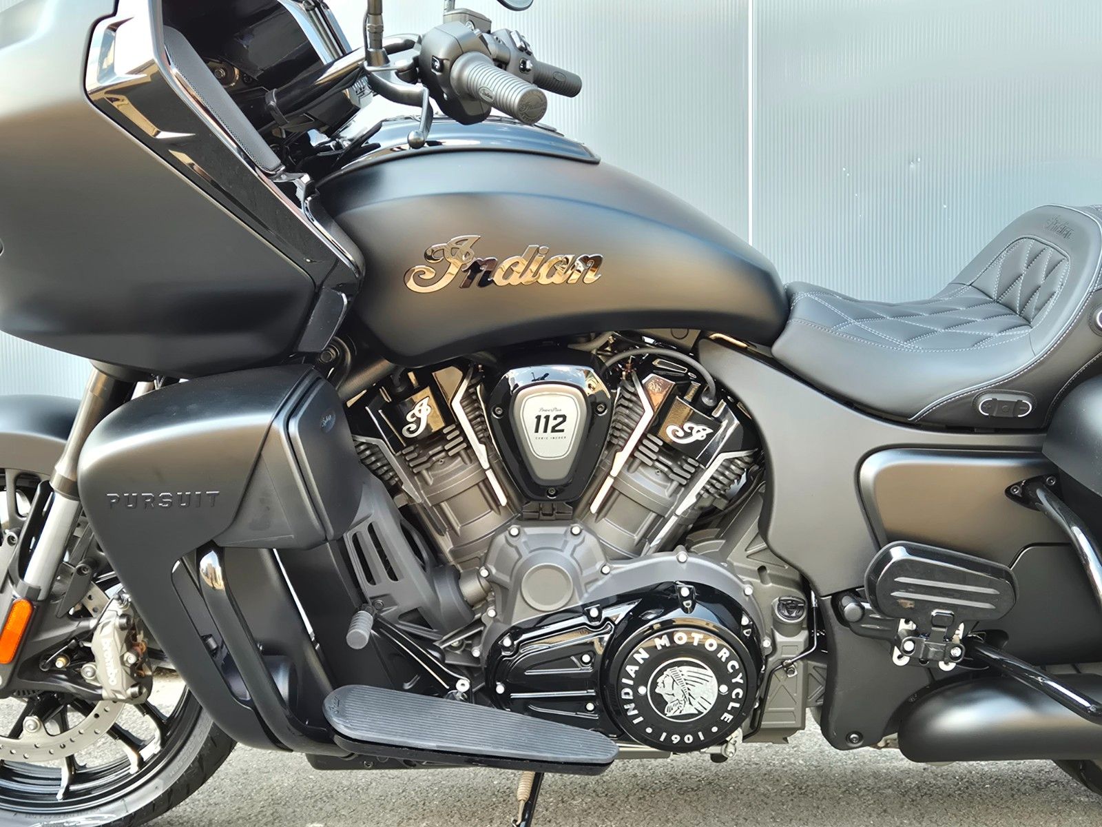 Fahrzeugabbildung Indian 2026 PURSUIT DARK HORSE - *112 POWER PLUS*