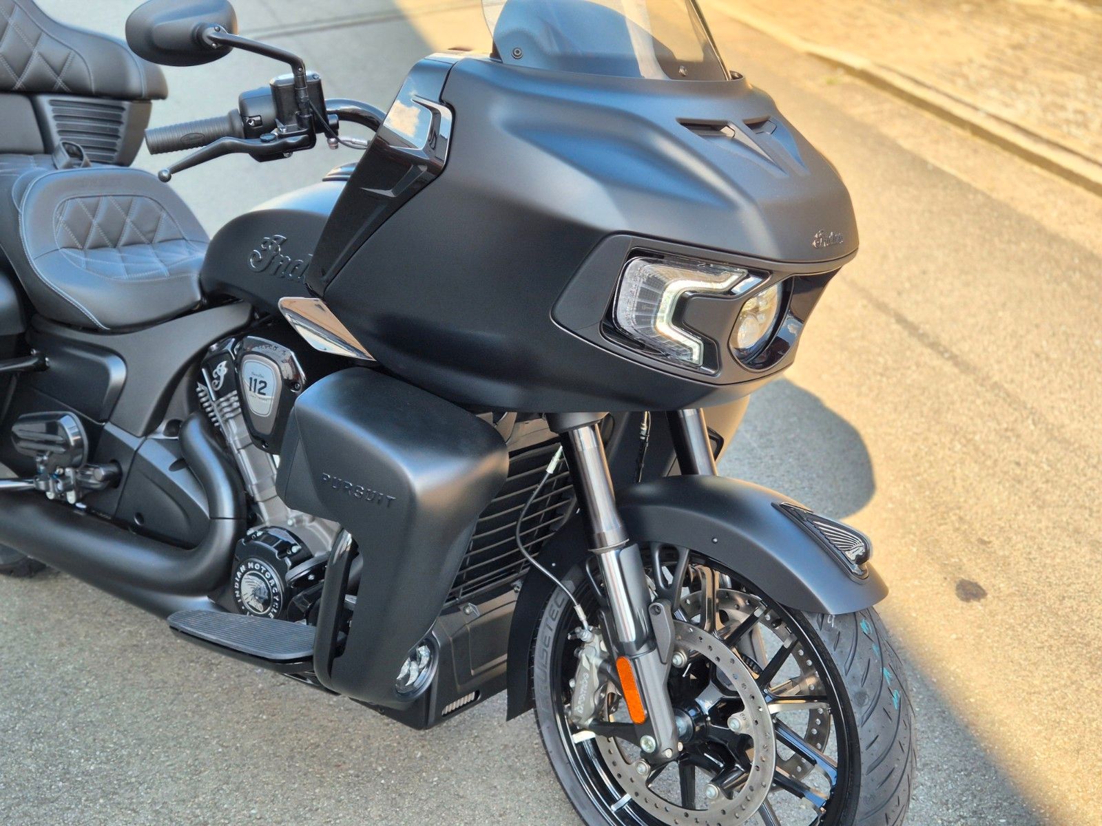 Fahrzeugabbildung Indian 2026 PURSUIT DARK HORSE - *112 POWER PLUS*