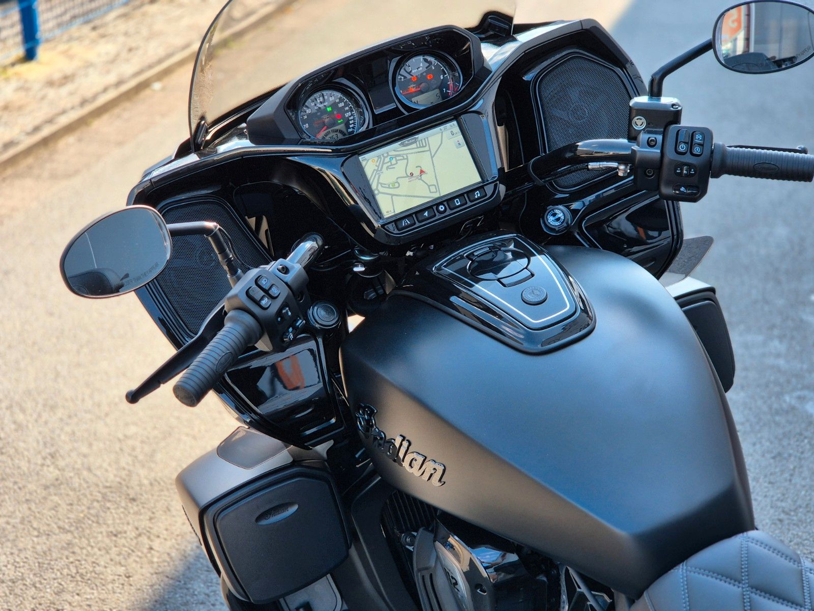 Fahrzeugabbildung Indian 2026 PURSUIT DARK HORSE - *112 POWER PLUS*