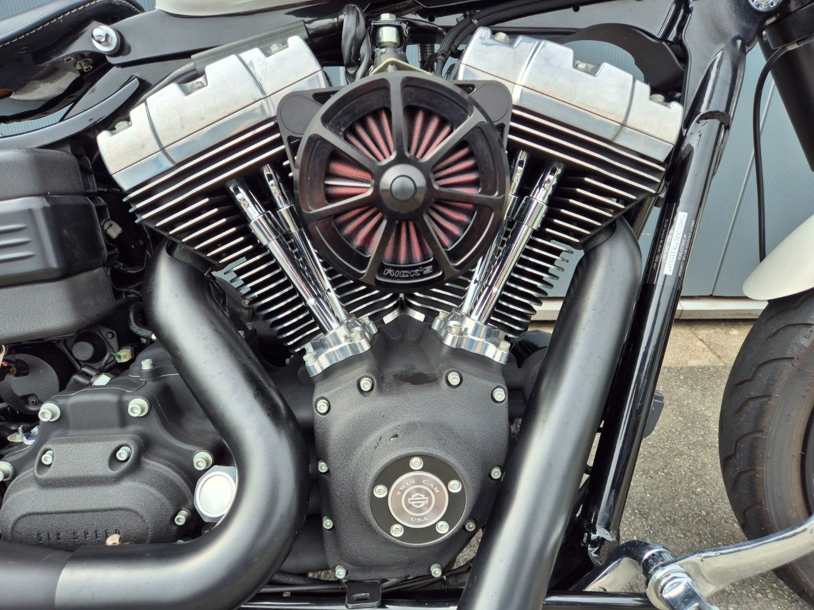 Fahrzeugabbildung Harley-Davidson FXDB °°STREET BOB CUSTOM°° *JEKIL&HYDE*