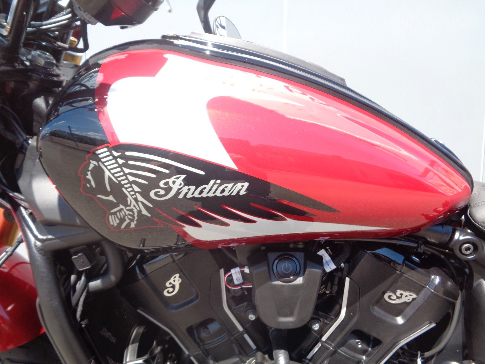 Fahrzeugabbildung Indian 101 SCOUT * SUNSET RED * BESTELLFAHRZEUG