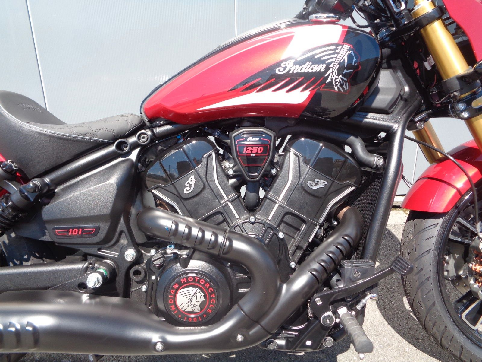 Fahrzeugabbildung Indian 101 SCOUT * SUNSET RED * BESTELLFAHRZEUG