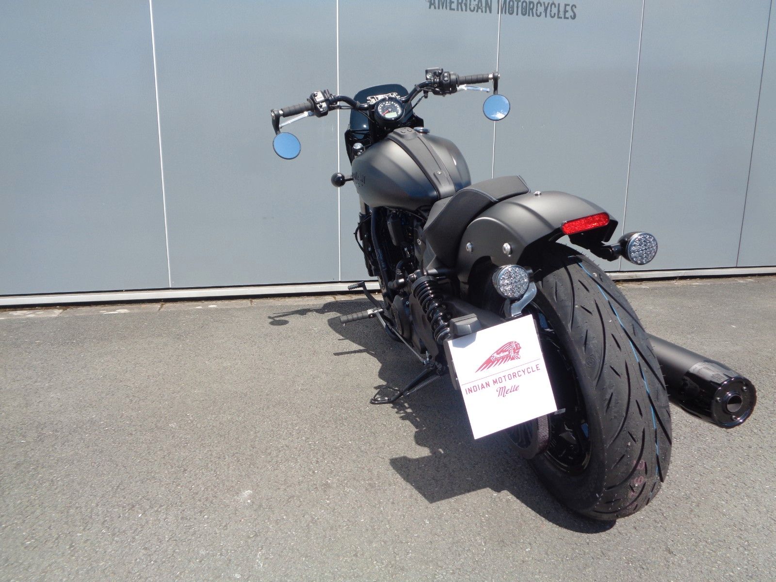 Fahrzeugabbildung Indian SPORT SCOUT LIMITED+TECH * BLACK SMOKE * SOFORT