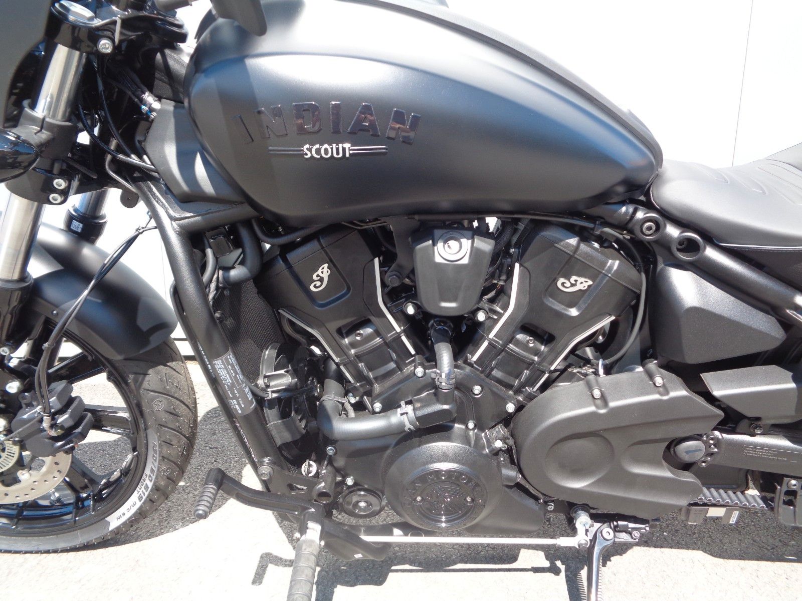 Fahrzeugabbildung Indian SPORT SCOUT LIMITED+TECH * BLACK SMOKE * SOFORT
