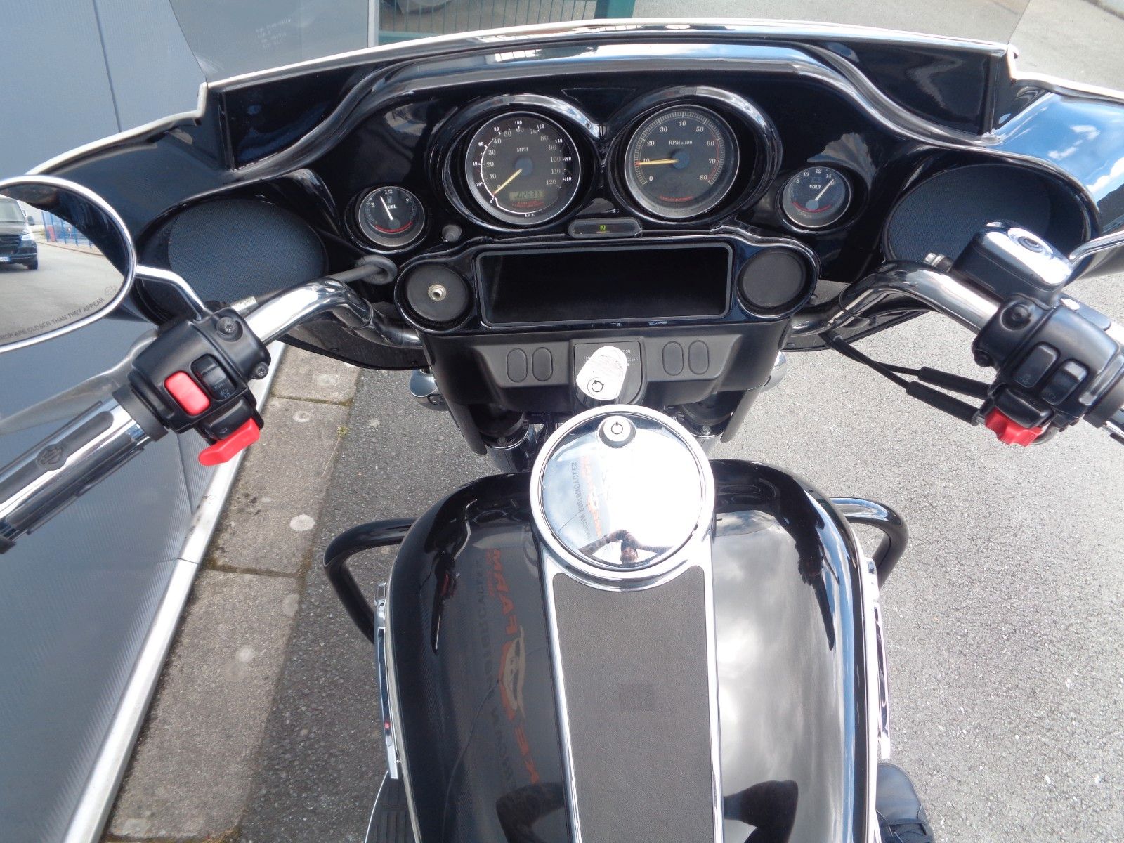 Fahrzeugabbildung Harley-Davidson FLHTPI / FLHX - ELECTRA GLIDE POLICE -