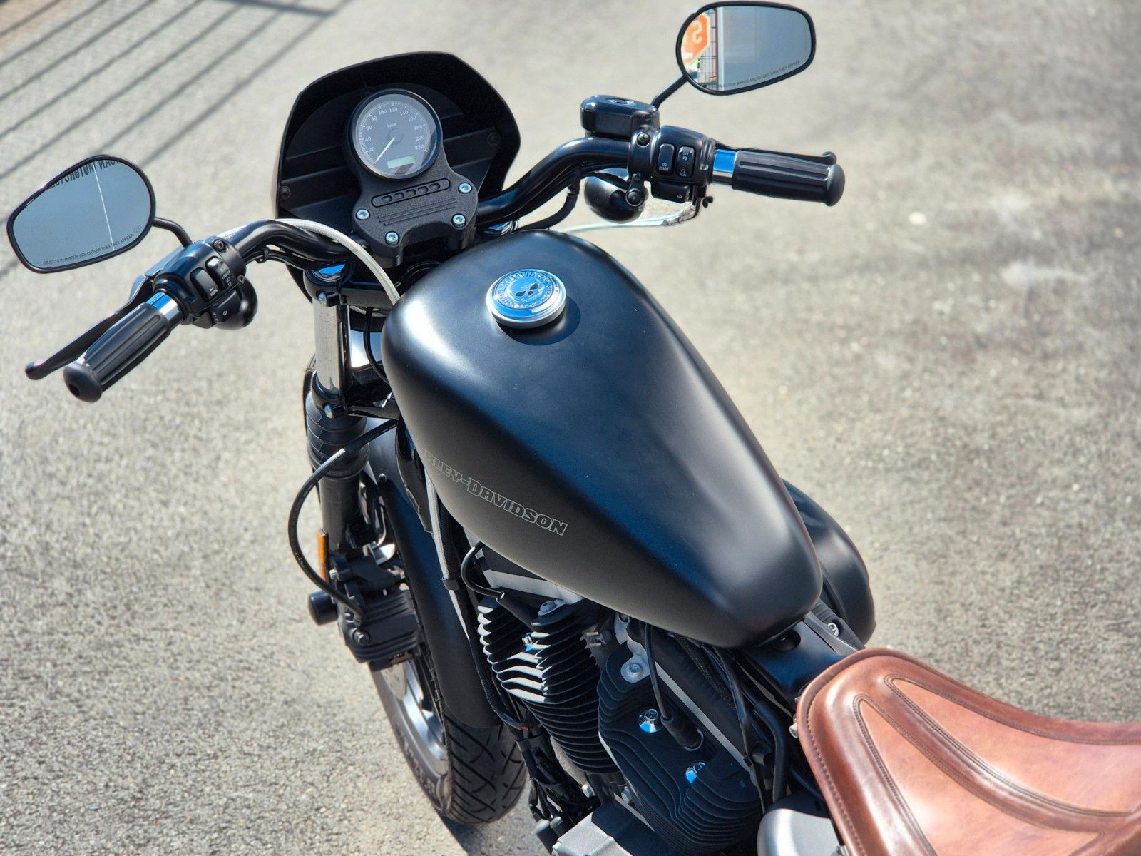 Fahrzeugabbildung Harley-Davidson XL883 N °°IRON°° *VERSTELLBARER AUSPUFF*