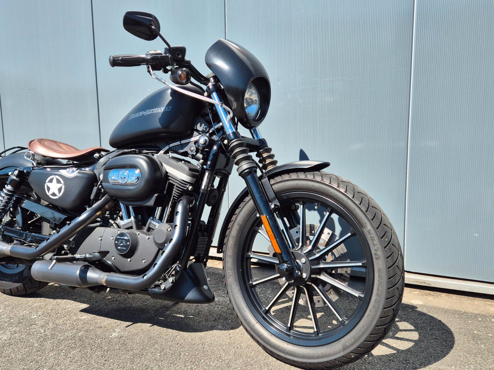 Fahrzeugabbildung Harley-Davidson XL883 N °°IRON°° *VERSTELLBARER AUSPUFF*