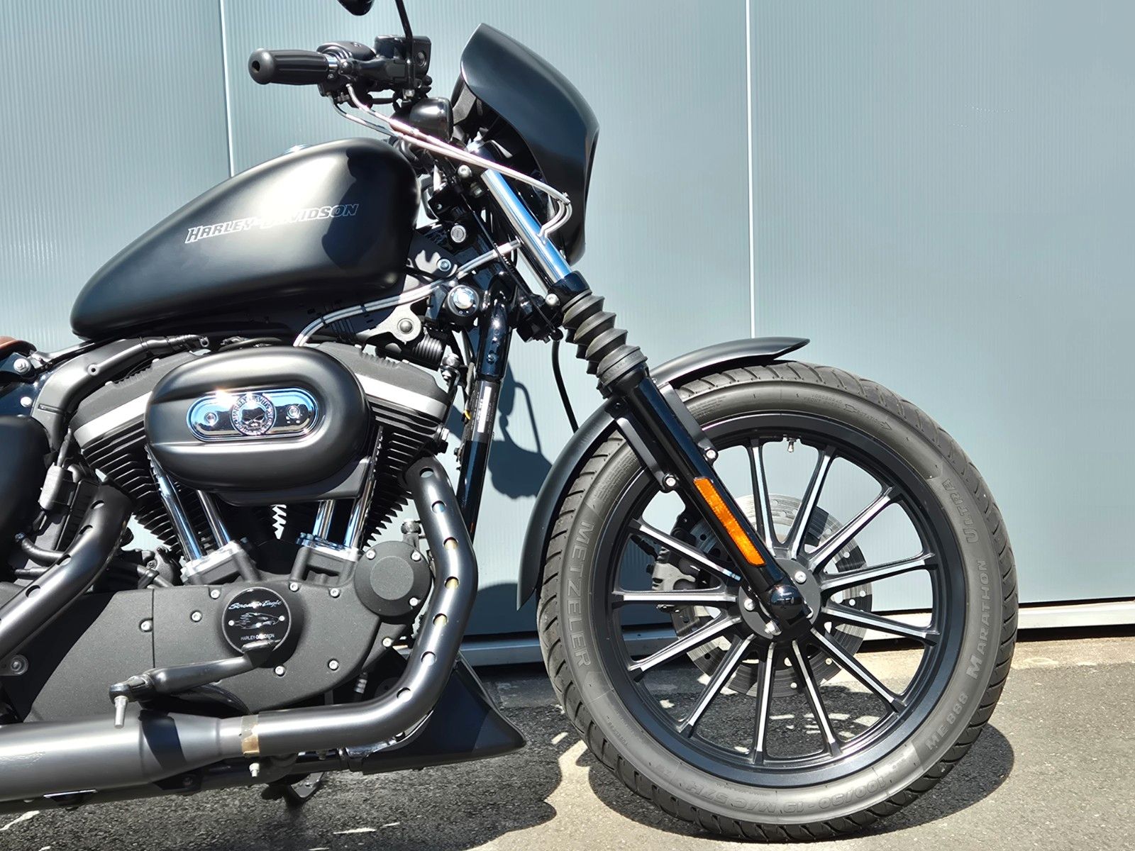 Fahrzeugabbildung Harley-Davidson XL883 N °°IRON°° *VERSTELLBARER AUSPUFF*