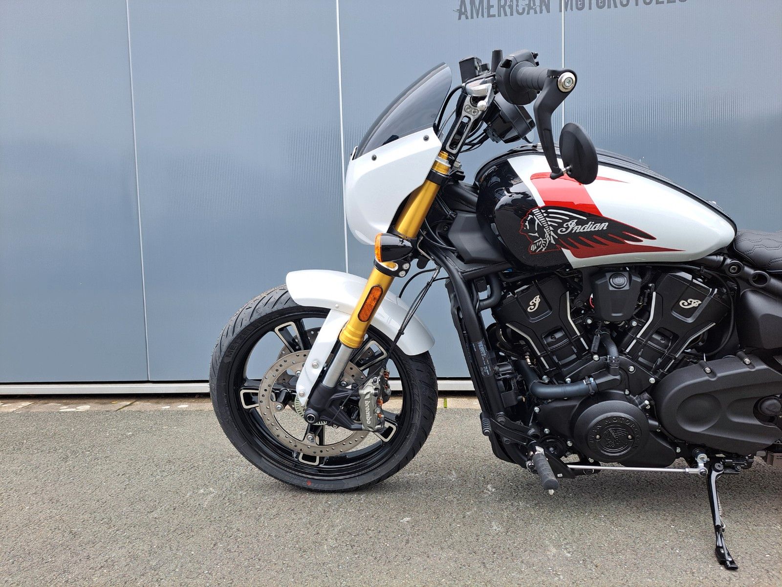 Fahrzeugabbildung Indian 101 SCOUT MODELL 2025 *GHOST WHITE * SOFORT