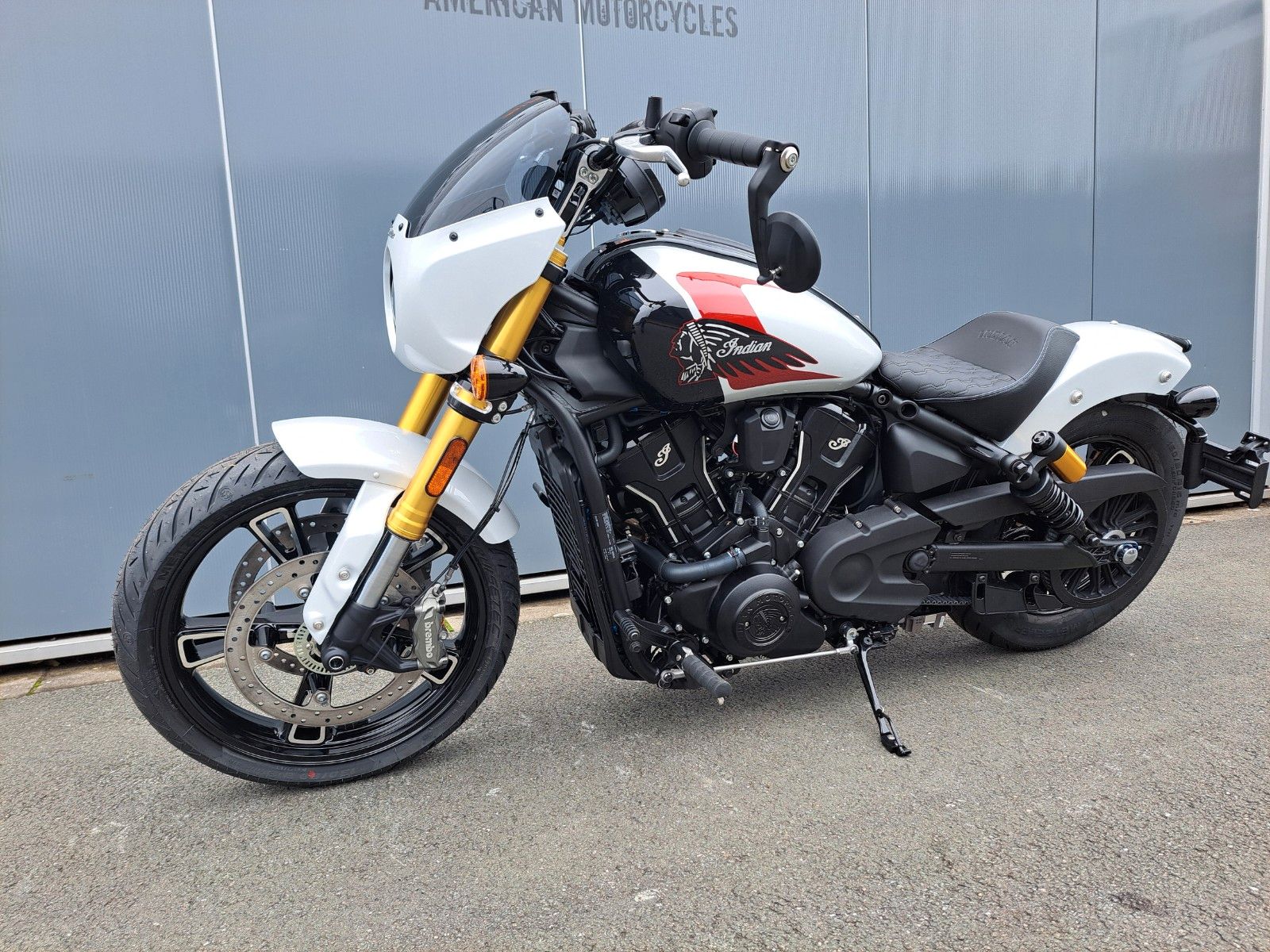 Fahrzeugabbildung Indian 101 SCOUT MODELL 2025 *GHOST WHITE * SOFORT