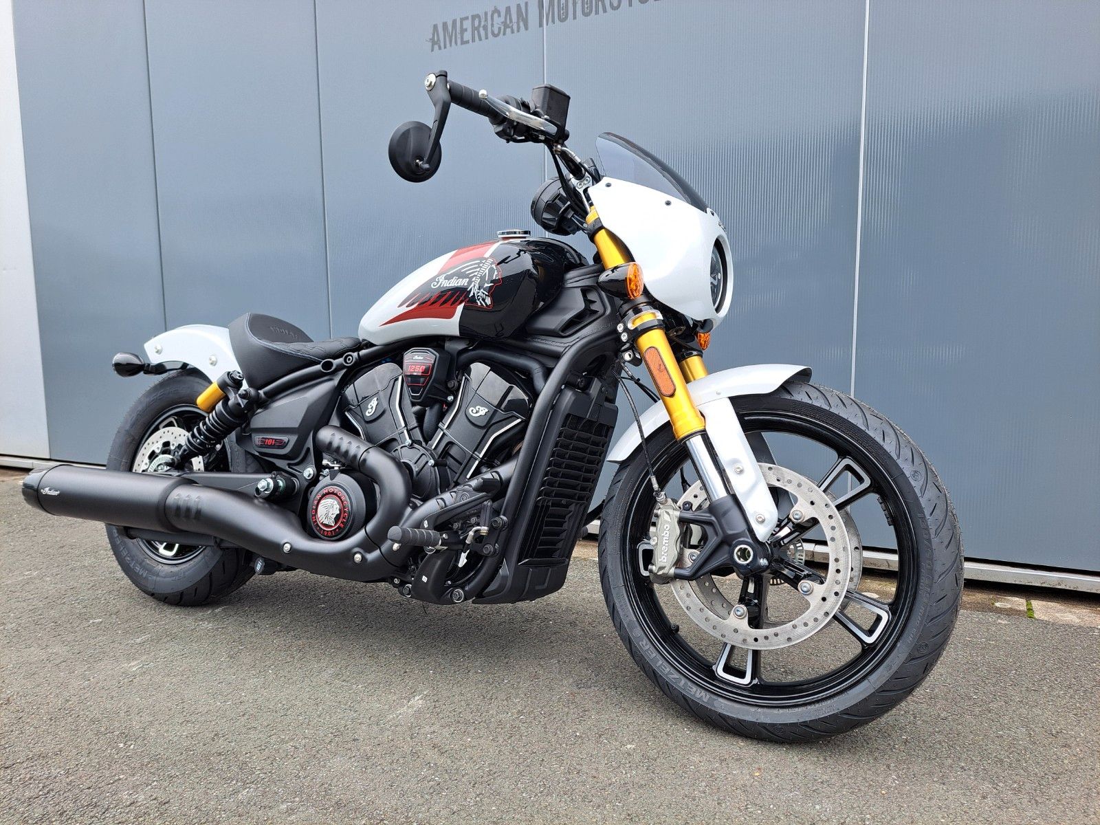 Fahrzeugabbildung Indian 101 SCOUT MODELL 2025 *GHOST WHITE * SOFORT