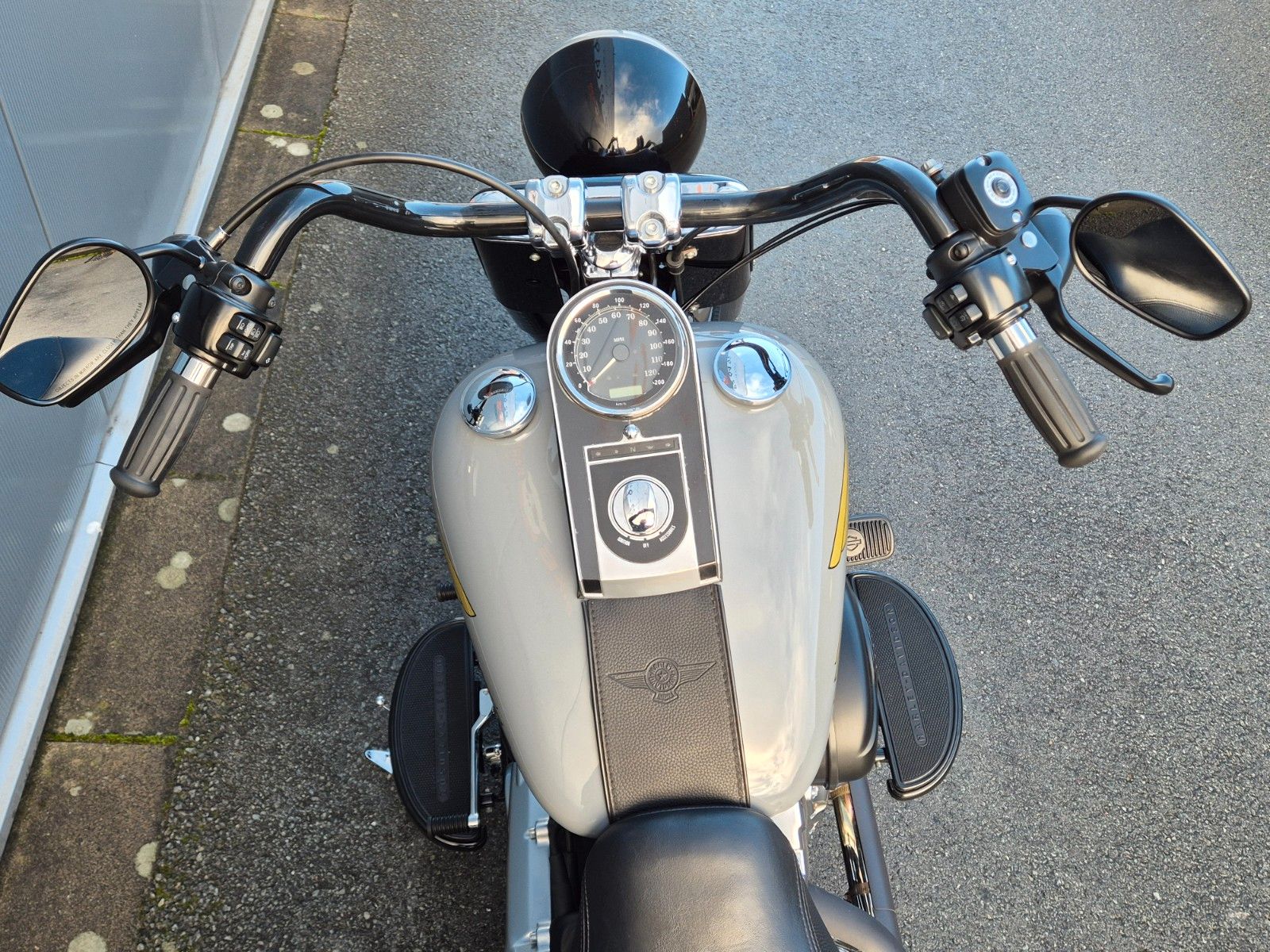 Fahrzeugabbildung Harley-Davidson FLSTFB°°FAT BOY LO°°SPECIAL-NARDO GREY-6828km
