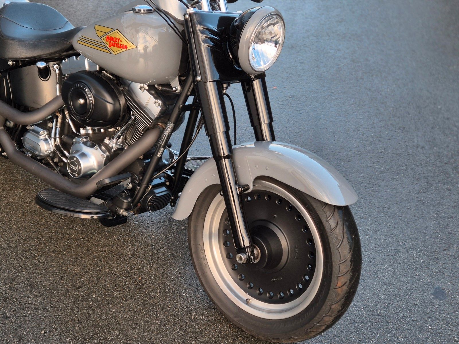 Fahrzeugabbildung Harley-Davidson FLSTFB°°FAT BOY LO°°SPECIAL-NARDO GREY-6828km