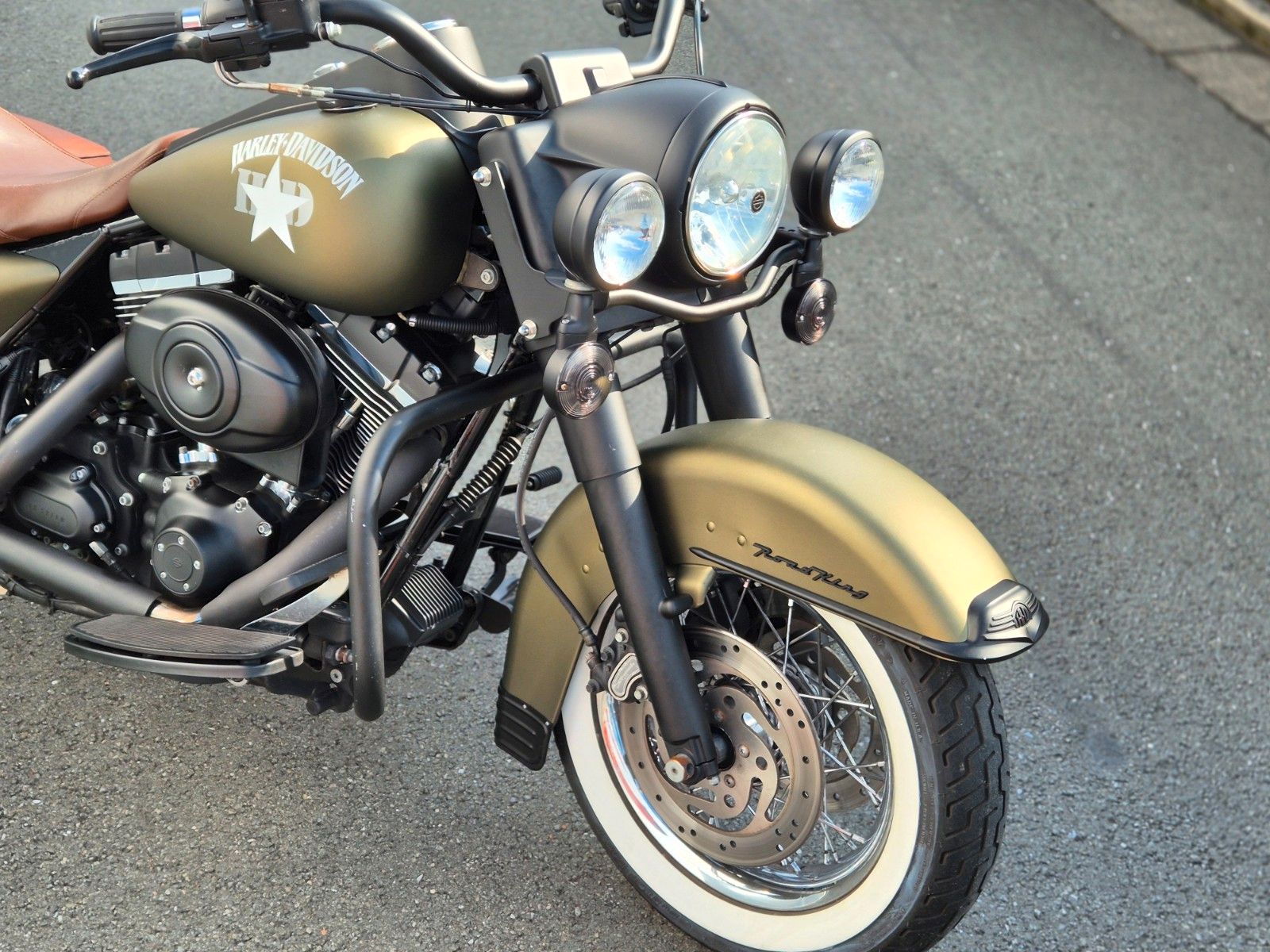 Fahrzeugabbildung Harley-Davidson FLHRC°°ROAD KING CLASSIC°°S-STYLE-PENZL AUSPUFF