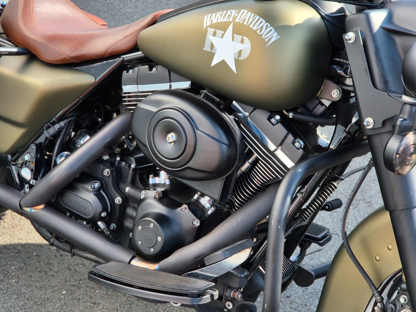 Fahrzeugabbildung Harley-Davidson FLHRC°°ROAD KING CLASSIC°°S-STYLE-PENZL AUSPUFF