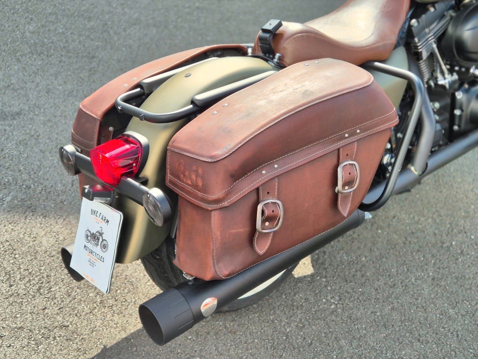 Fahrzeugabbildung Harley-Davidson FLHRC°°ROAD KING CLASSIC°°S-STYLE-PENZL AUSPUFF