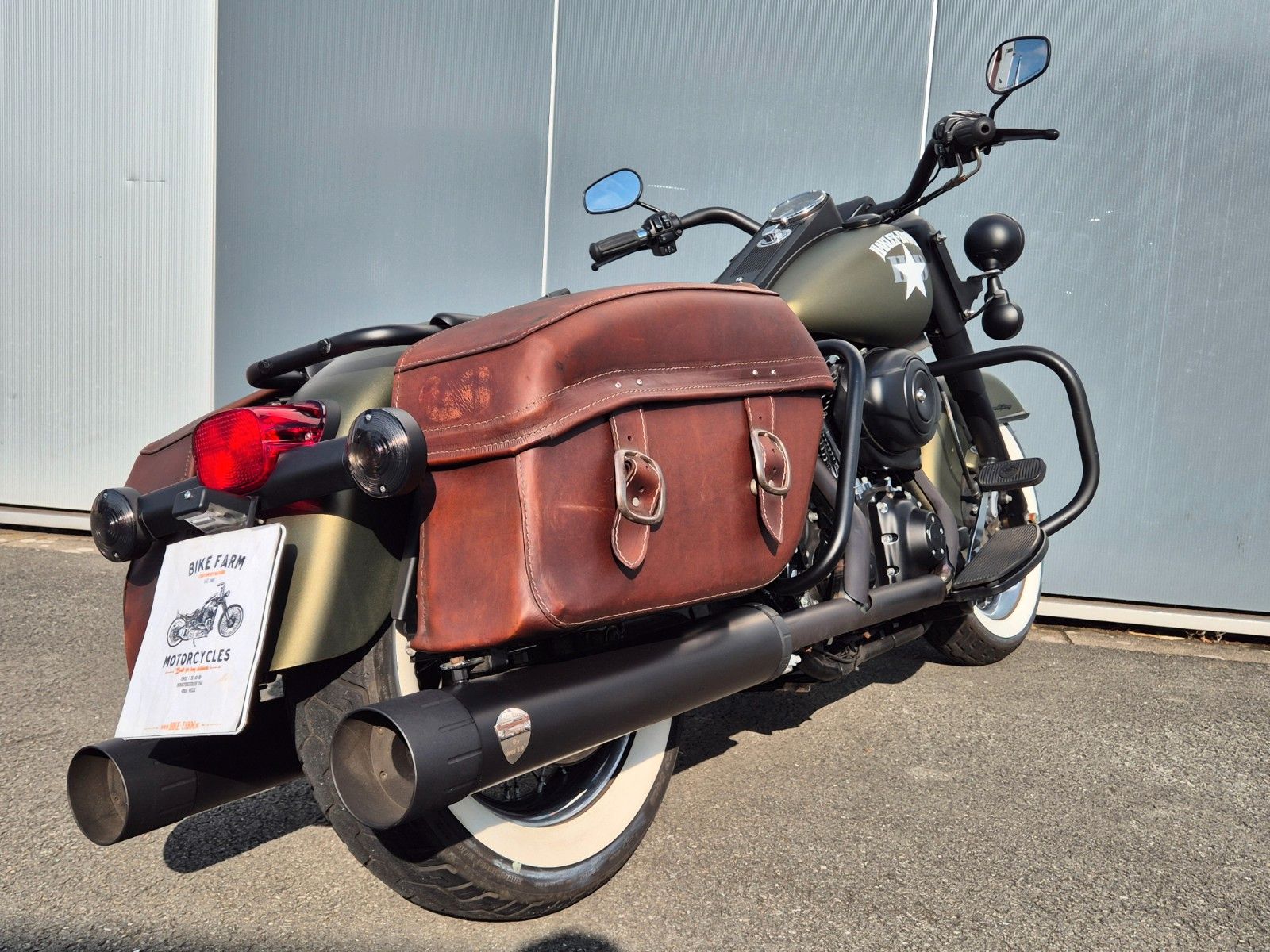 Fahrzeugabbildung Harley-Davidson FLHRC°°ROAD KING CLASSIC°°S-STYLE-PENZL AUSPUFF