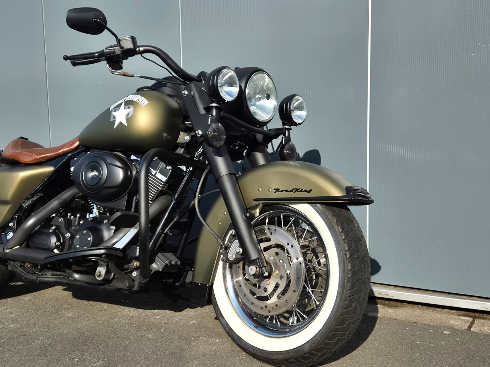 Fahrzeugabbildung Harley-Davidson FLHRC°°ROAD KING CLASSIC°°S-STYLE-PENZL AUSPUFF