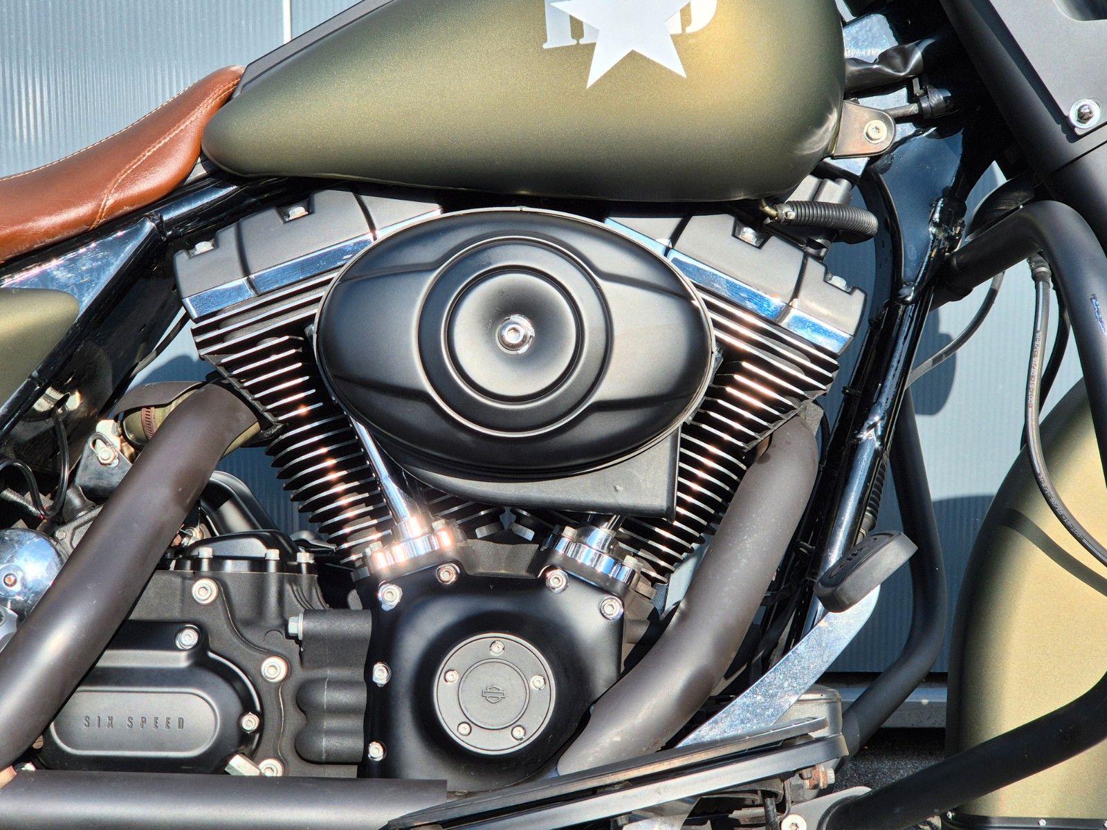 Fahrzeugabbildung Harley-Davidson FLHRC°°ROAD KING CLASSIC°°S-STYLE-PENZL AUSPUFF