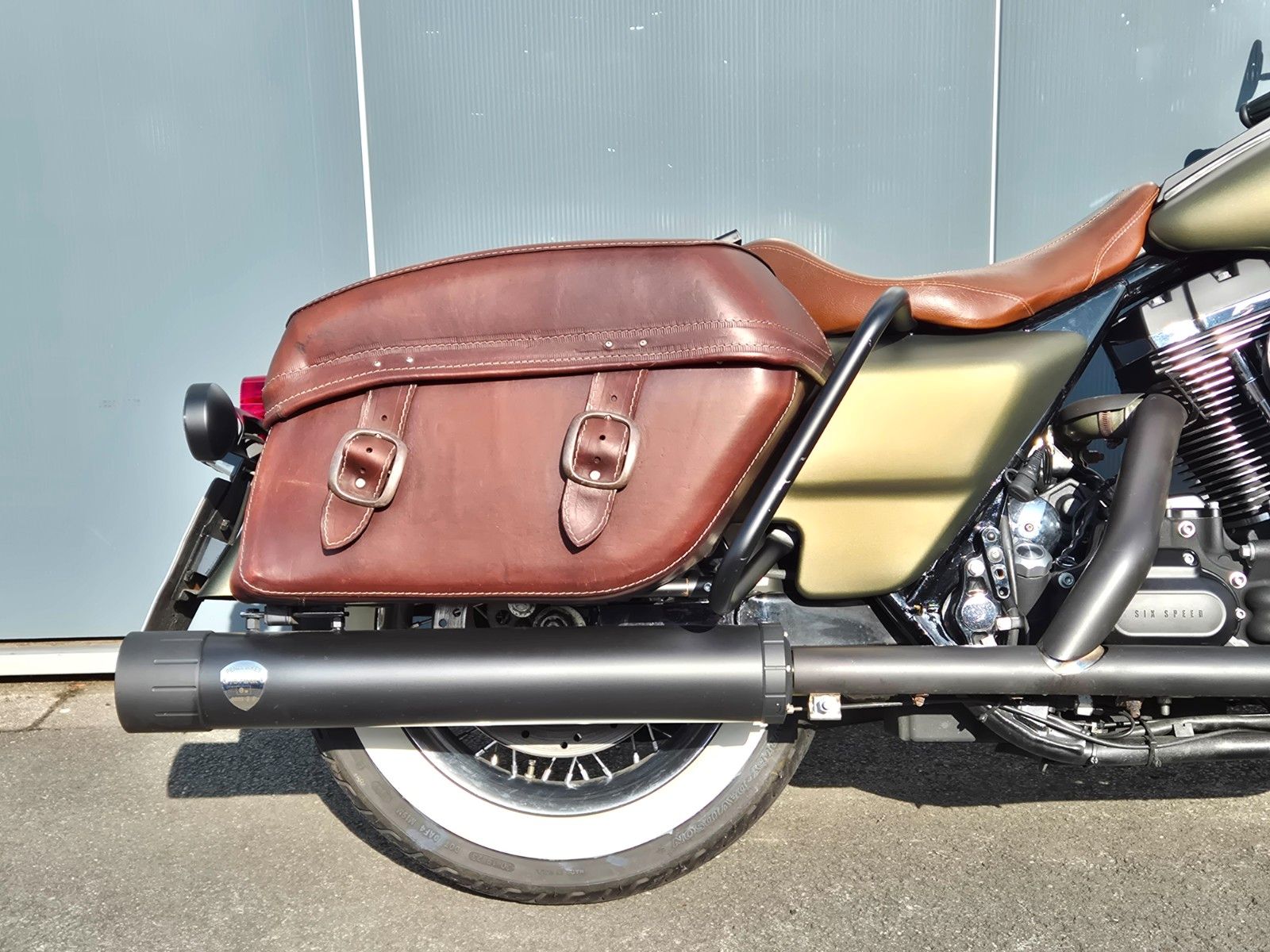 Fahrzeugabbildung Harley-Davidson FLHRC°°ROAD KING CLASSIC°°S-STYLE-PENZL AUSPUFF