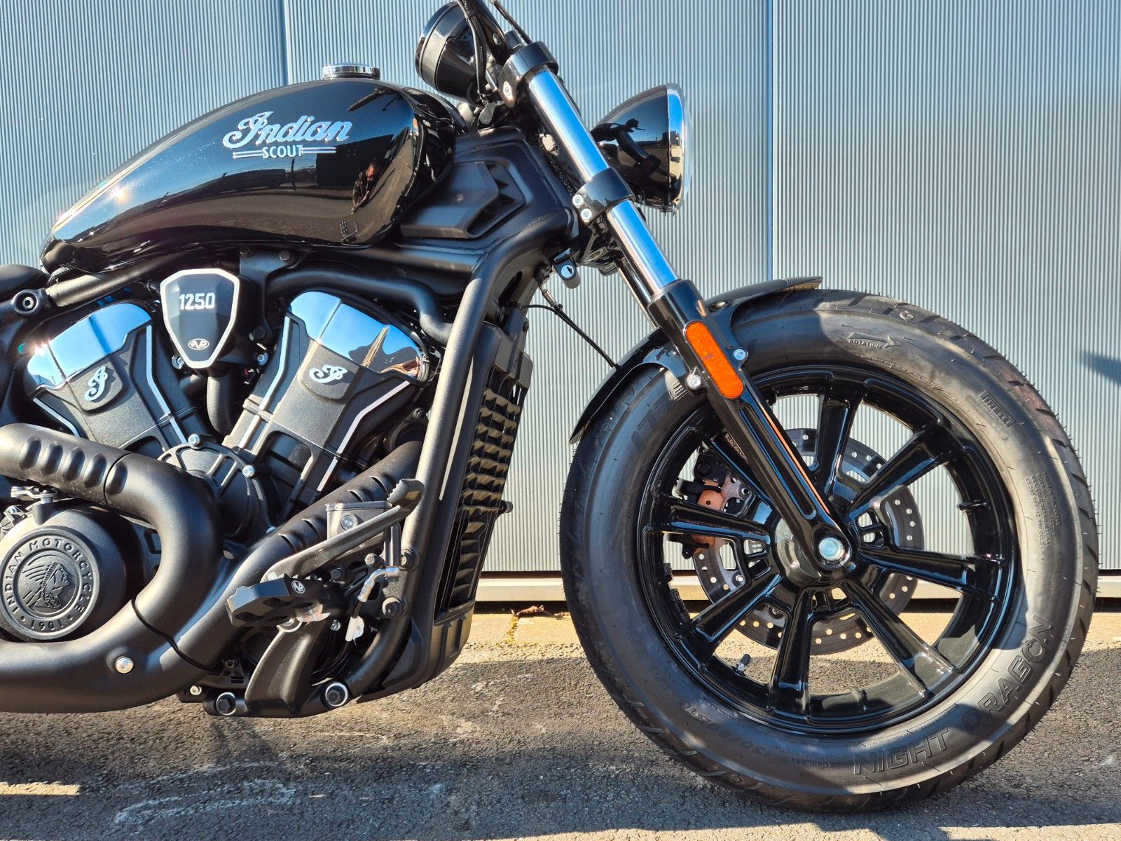 Fahrzeugabbildung Indian SCOUT* BIKE-FARM X CUSTOM CHROME * V-PERFORMANCE