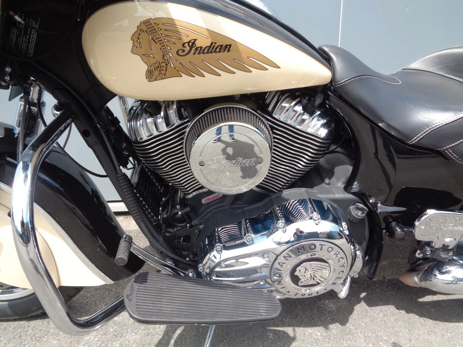 Fahrzeugabbildung Indian CHIEFTAIN CLASSIC °°WOLF IM SCHAFSPELZ°°