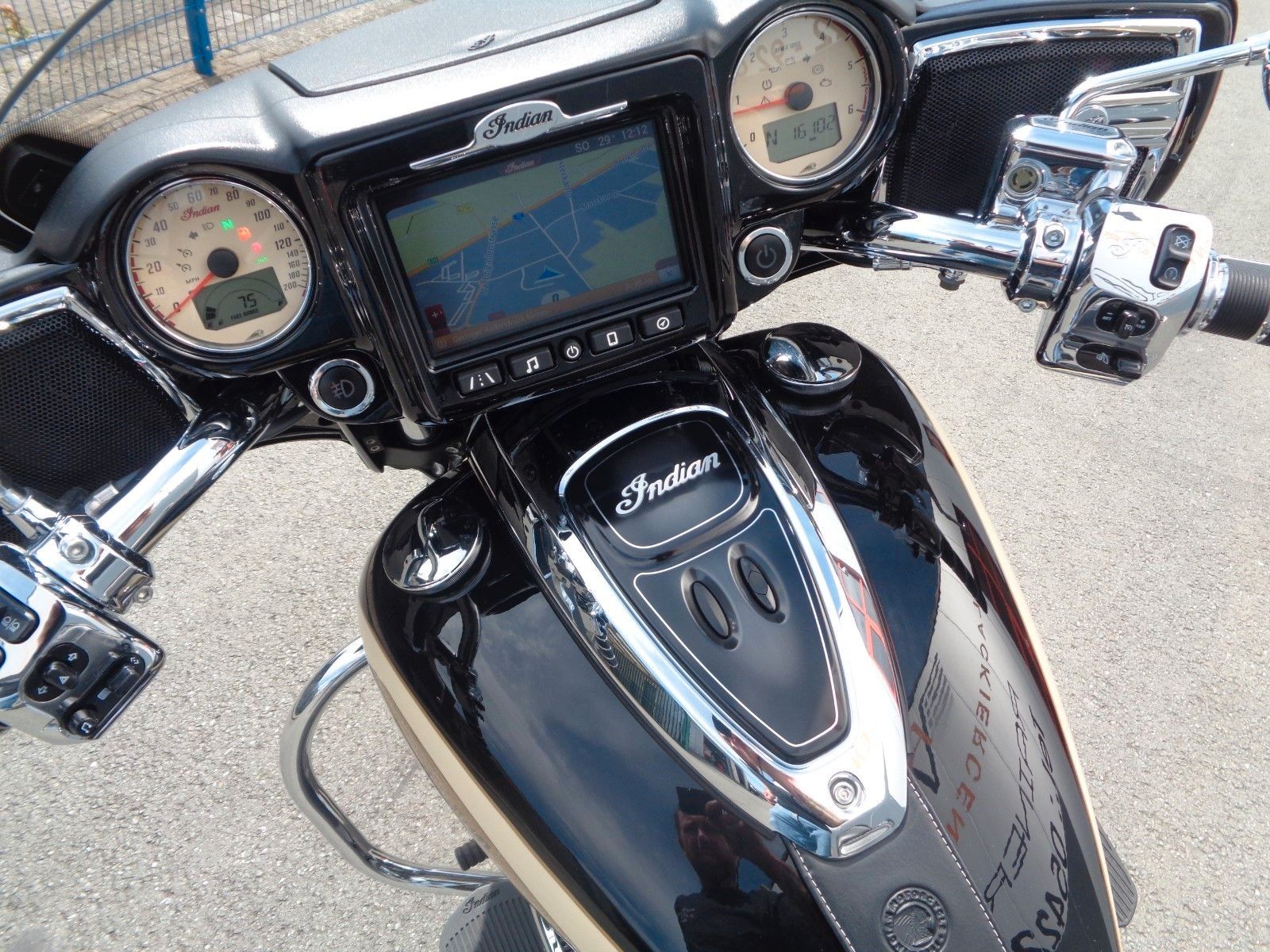 Fahrzeugabbildung Indian CHIEFTAIN CLASSIC °°WOLF IM SCHAFSPELZ°°