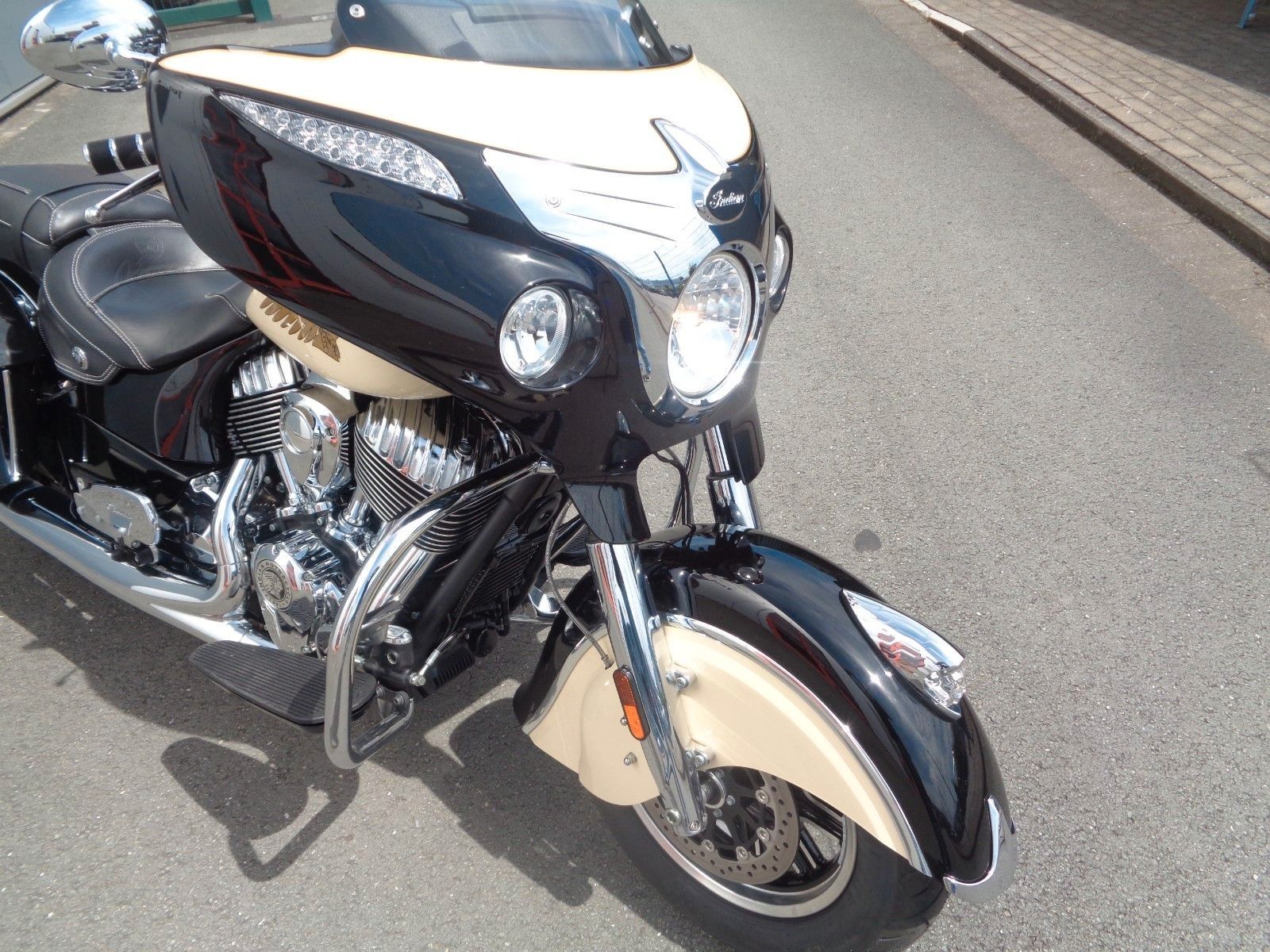 Fahrzeugabbildung Indian CHIEFTAIN CLASSIC °°WOLF IM SCHAFSPELZ°°