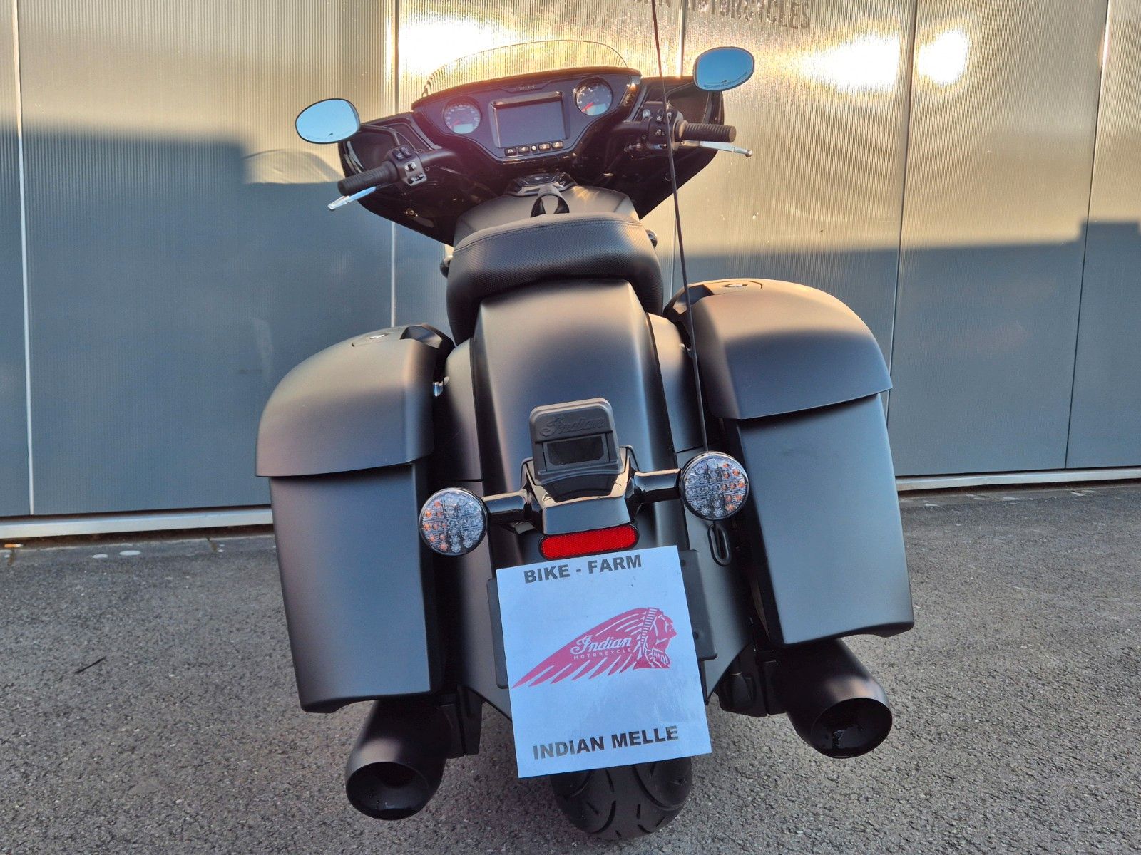 Fahrzeugabbildung Indian CHIEFTAIN * POWERPLUS 112 * DARK HORSE * BESTELL