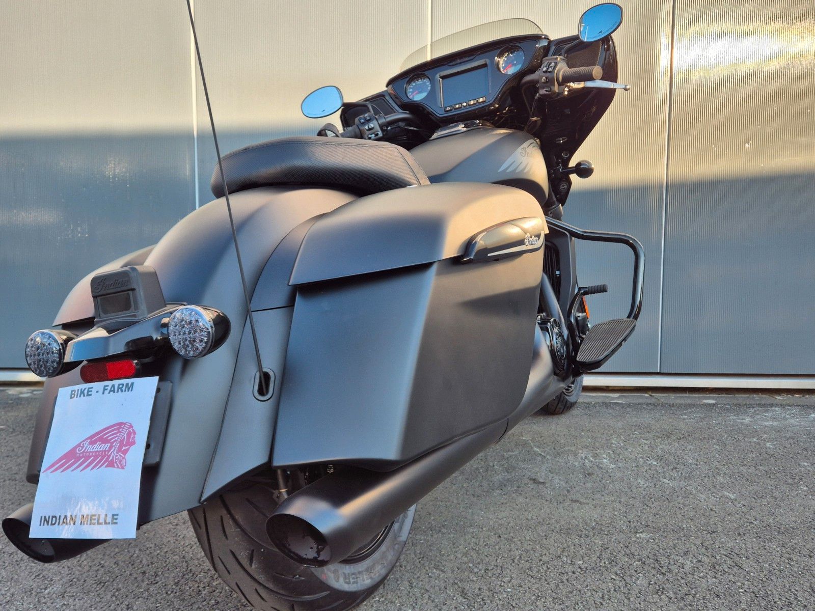 Fahrzeugabbildung Indian CHIEFTAIN * POWERPLUS 112 * DARK HORSE * BESTELL