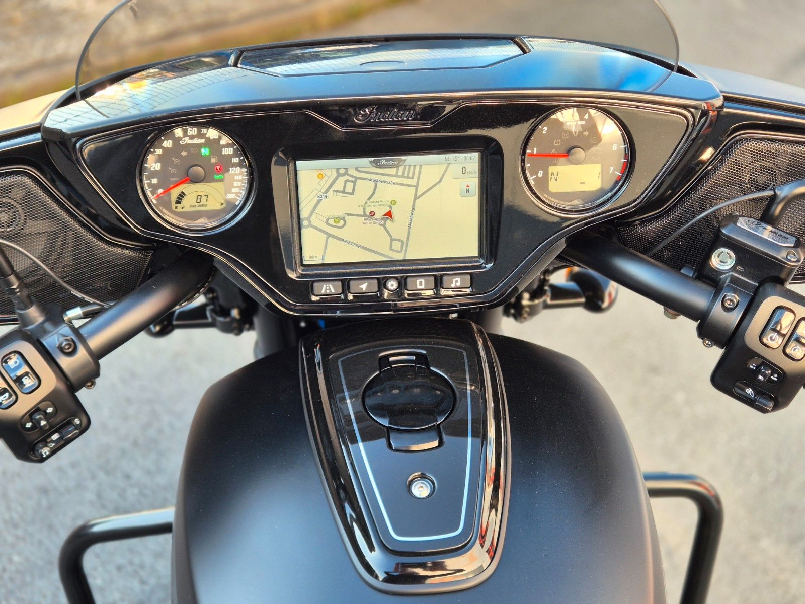 Fahrzeugabbildung Indian CHIEFTAIN * POWERPLUS 112 * DARK HORSE * BESTELL