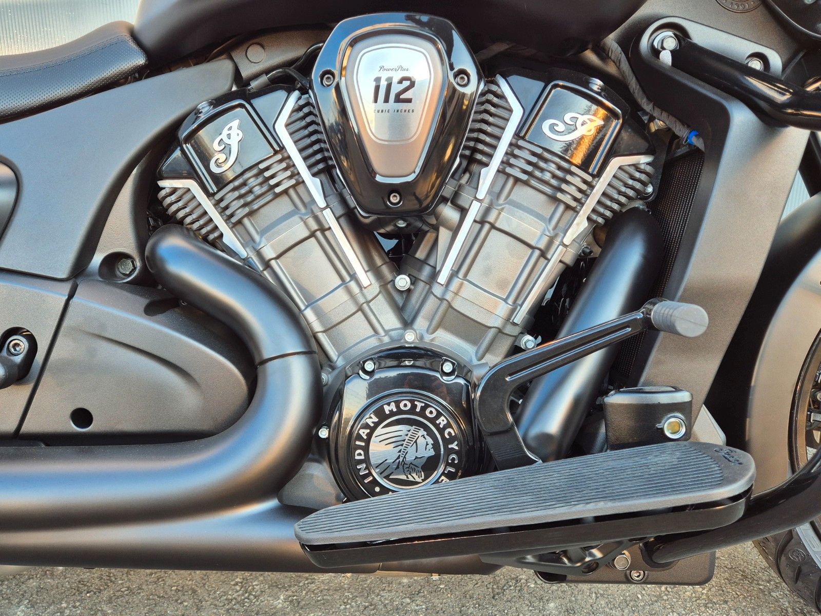 Fahrzeugabbildung Indian CHIEFTAIN * POWERPLUS 112 * DARK HORSE * BESTELL