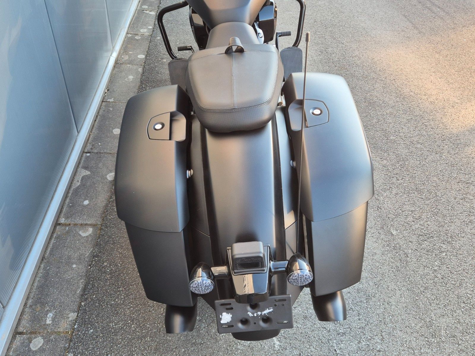 Fahrzeugabbildung Indian CHIEFTAIN * POWERPLUS 112 * DARK HORSE * BESTELL