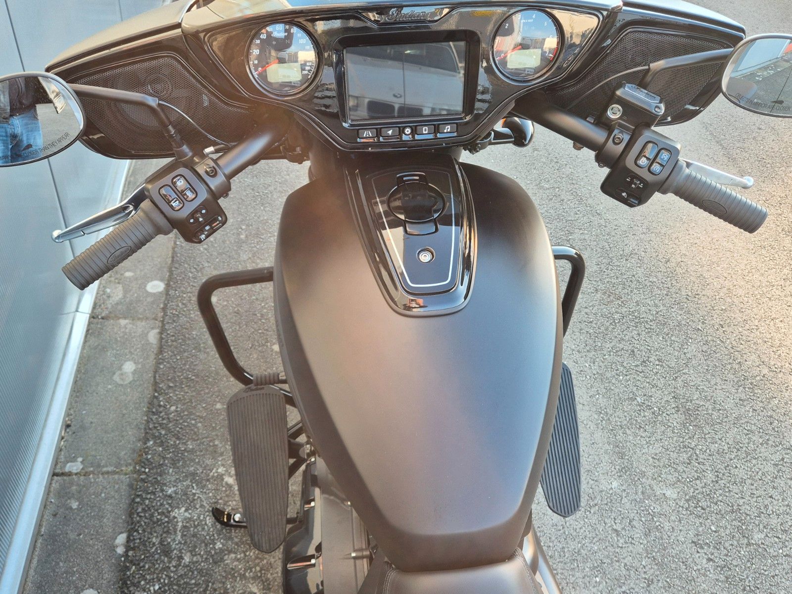 Fahrzeugabbildung Indian CHIEFTAIN * POWERPLUS 112 * DARK HORSE * BESTELL