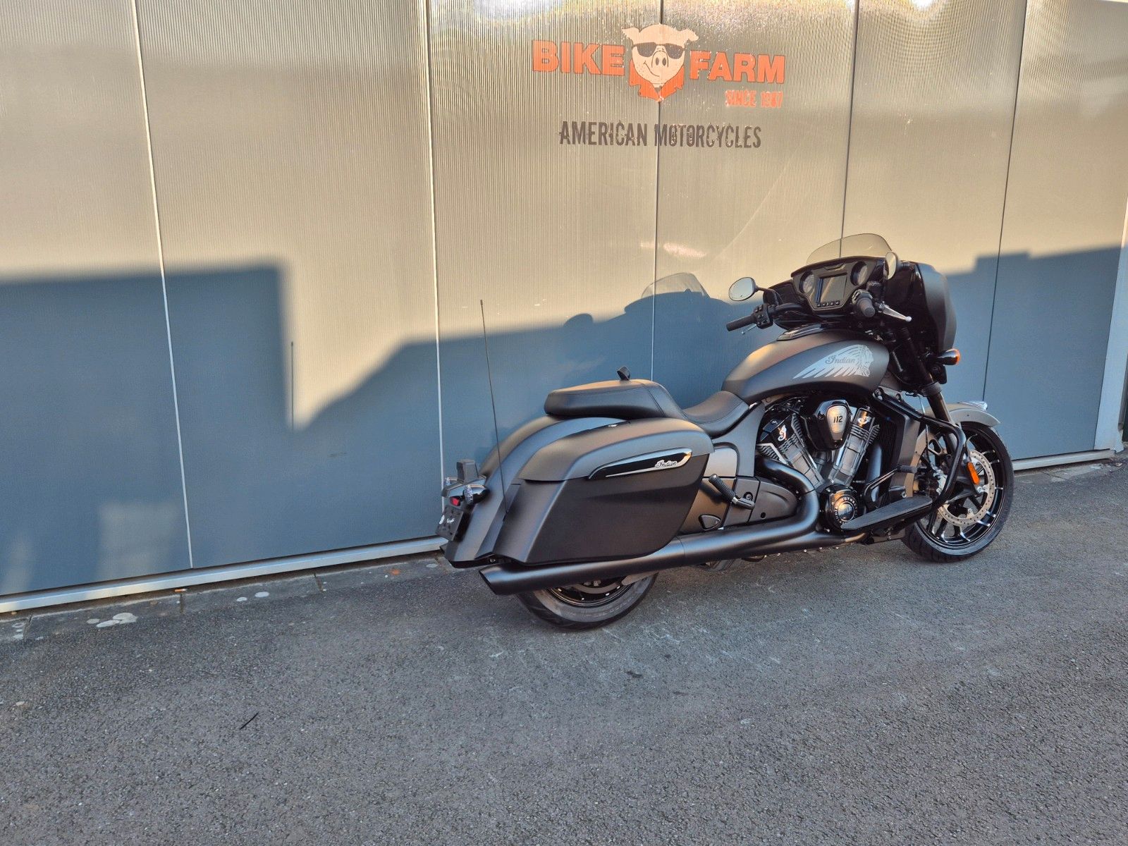 Fahrzeugabbildung Indian CHIEFTAIN * POWERPLUS 112 * DARK HORSE * BESTELL