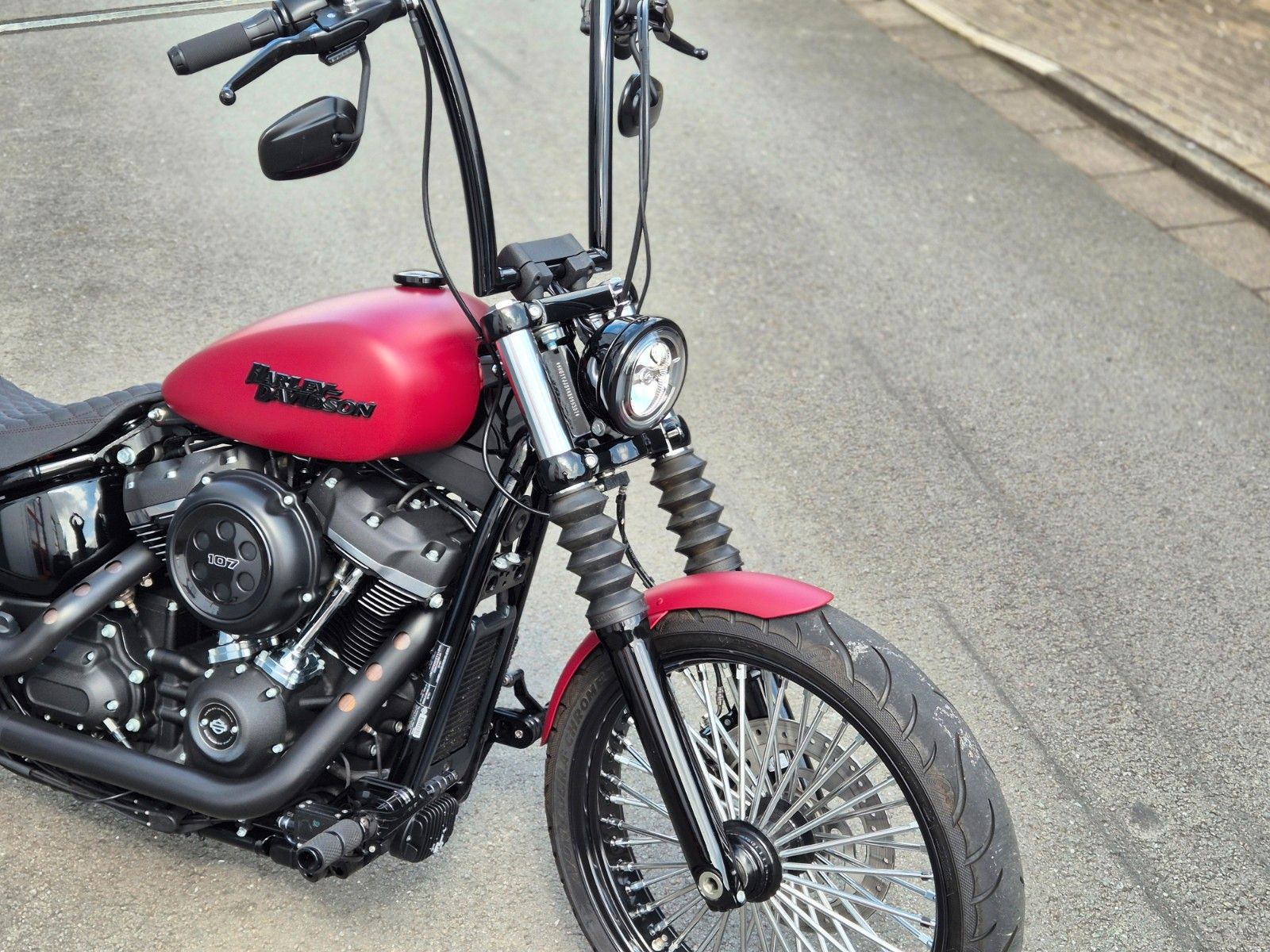 Fahrzeugabbildung Harley-Davidson FXBB STREET BOB °°BIG SPOKE CHOPPER°°JEKILL&HYDE