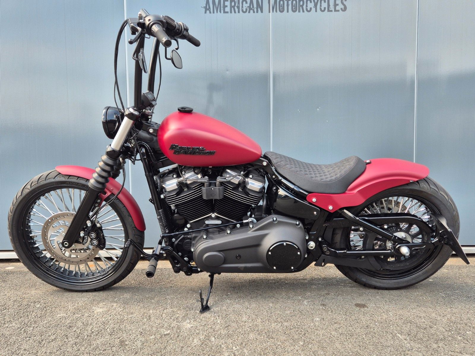 Fahrzeugabbildung Harley-Davidson FXBB STREET BOB °°BIG SPOKE CHOPPER°°JEKILL&HYDE