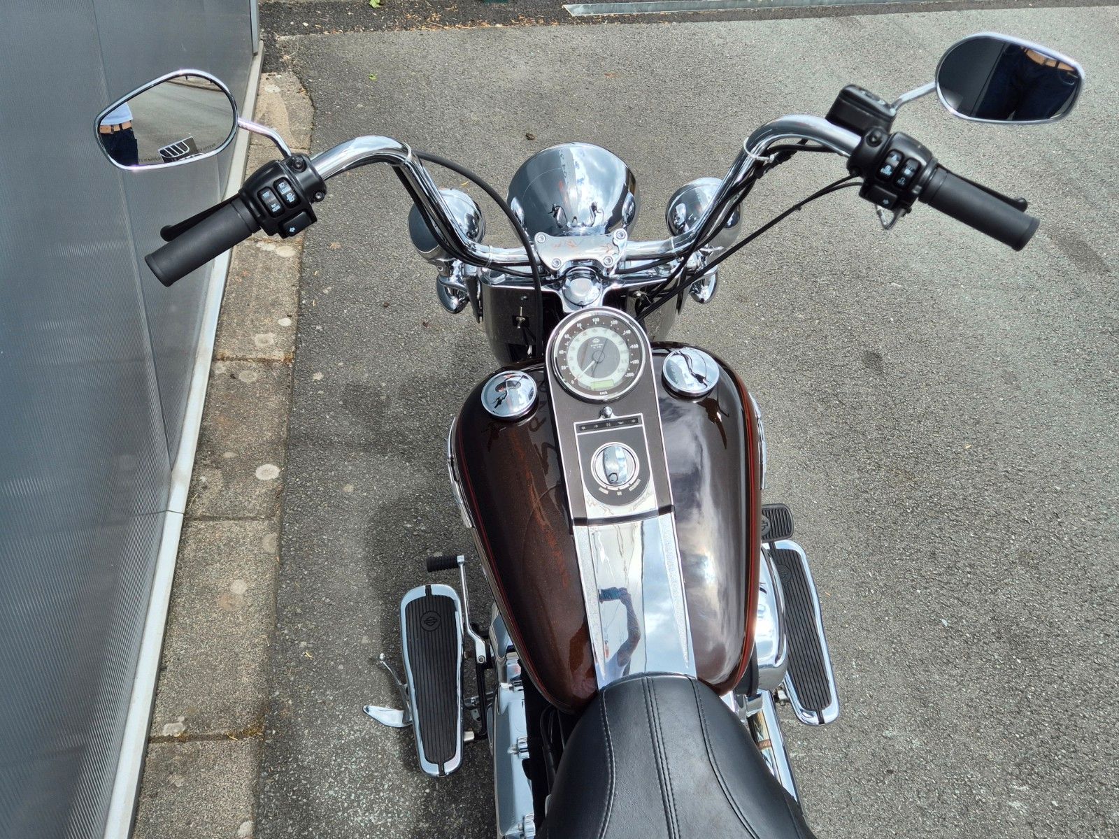 Fahrzeugabbildung Harley-Davidson FLSTN°°SOFTAIL DELUXE°° -ROOTBEER BROWN-