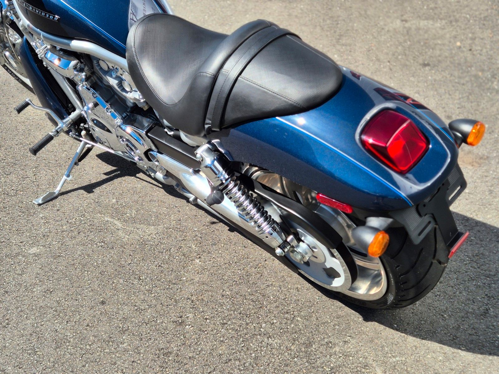 Fahrzeugabbildung Harley-Davidson VRSCAW °°V-ROD MODELL 08°° -SAMMLERSTÜCK-  50KM!