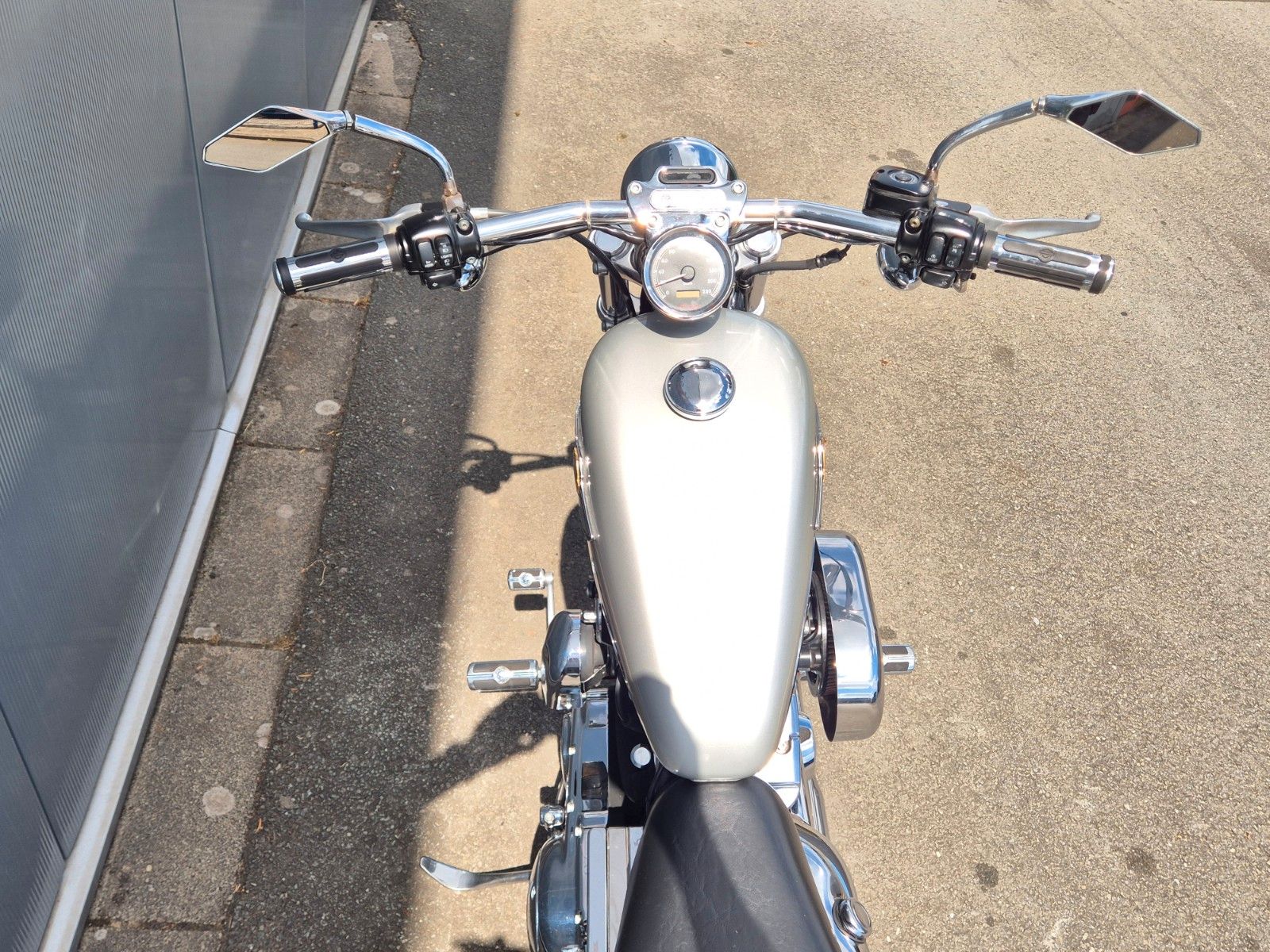 Fahrzeugabbildung Harley-Davidson XL1200 C °°SPORTSTER CUSTOM°°2.HAND-DEUTSCH-