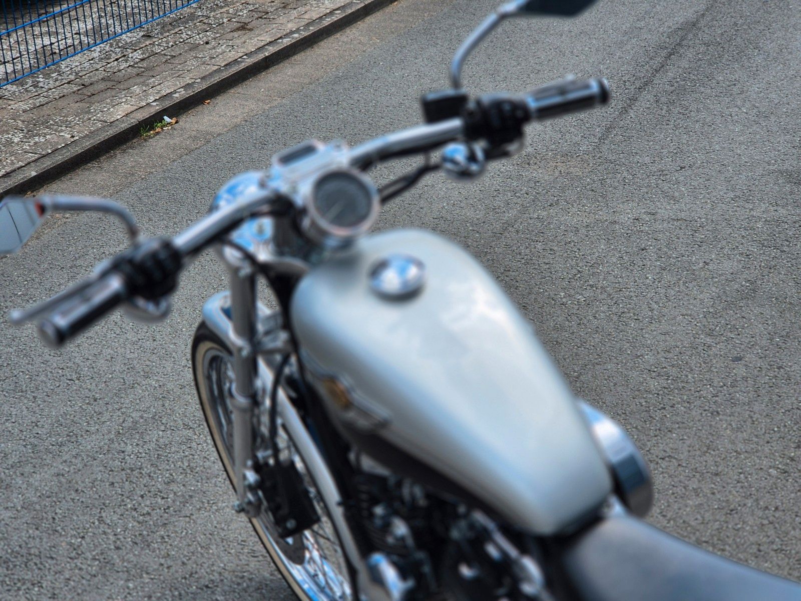 Fahrzeugabbildung Harley-Davidson XL1200 C °°SPORTSTER CUSTOM°°2.HAND-DEUTSCH-