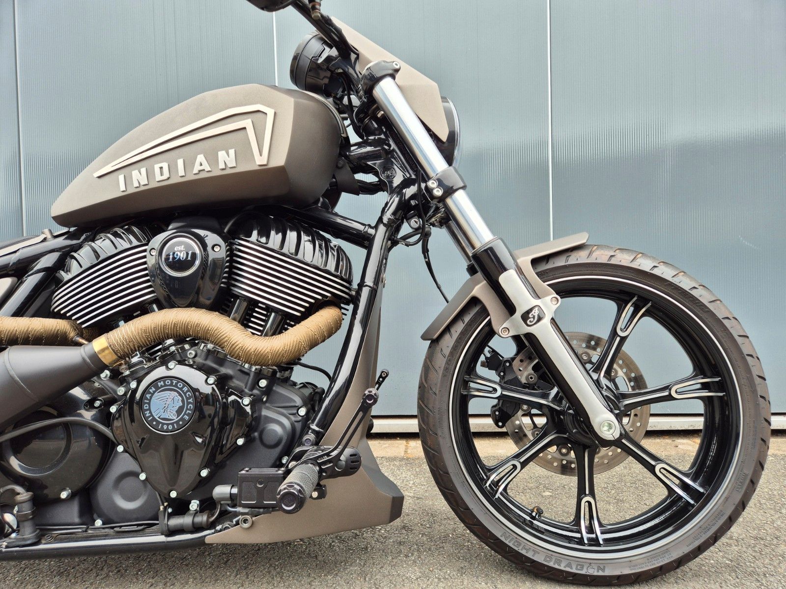 Fahrzeugabbildung Indian CHIEF DARK HORSE °°BIKE FARM CUSTOM°°