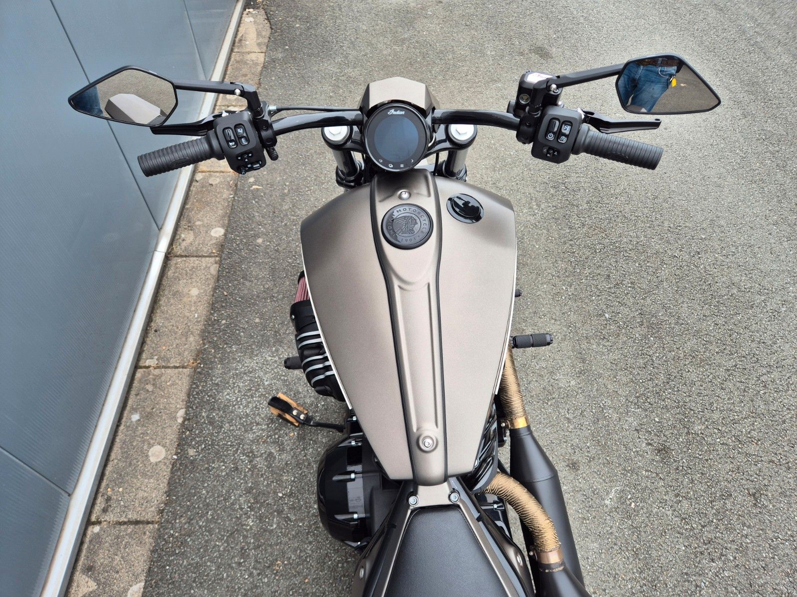 Fahrzeugabbildung Indian CHIEF DARK HORSE °°BIKE FARM CUSTOM°°