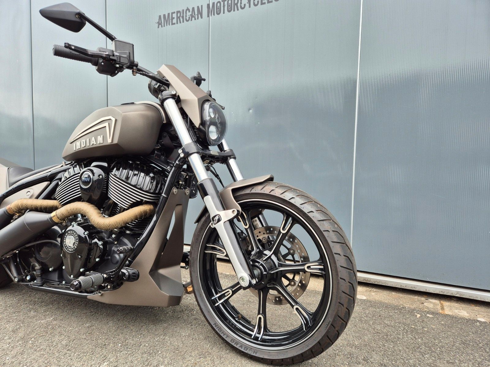 Fahrzeugabbildung Indian CHIEF DARK HORSE °°BIKE FARM CUSTOM°°