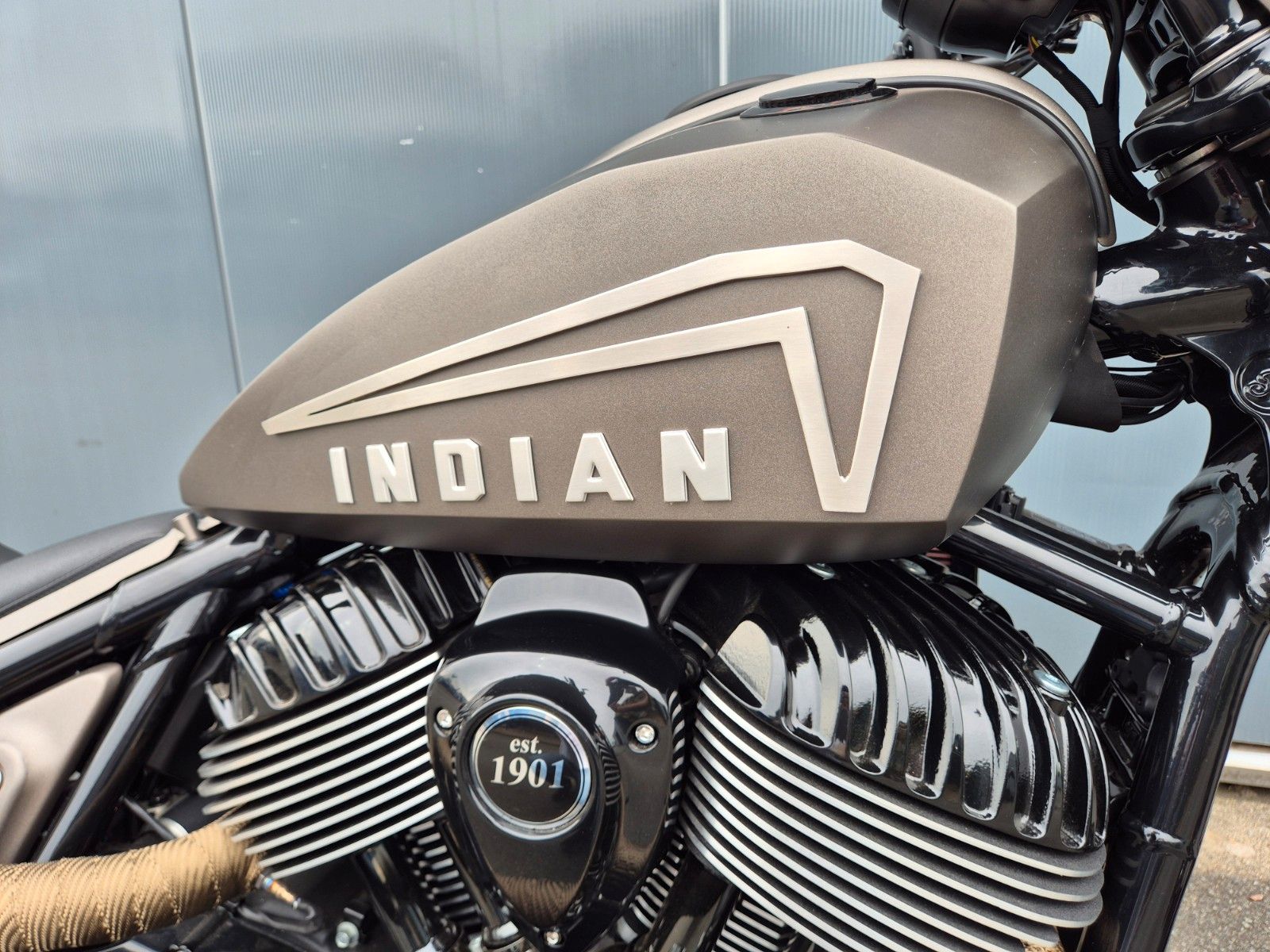 Fahrzeugabbildung Indian CHIEF DARK HORSE °°BIKE FARM CUSTOM°°