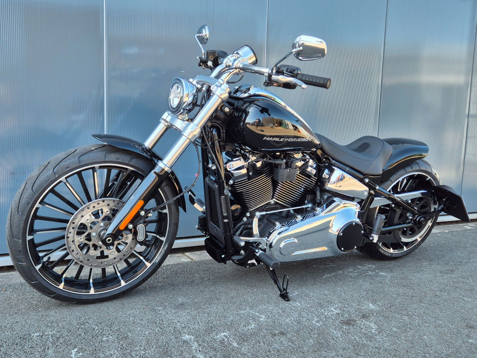 Fahrzeugabbildung Harley-Davidson FXBR °° BREAKOUT 2025 CUSTOM °°