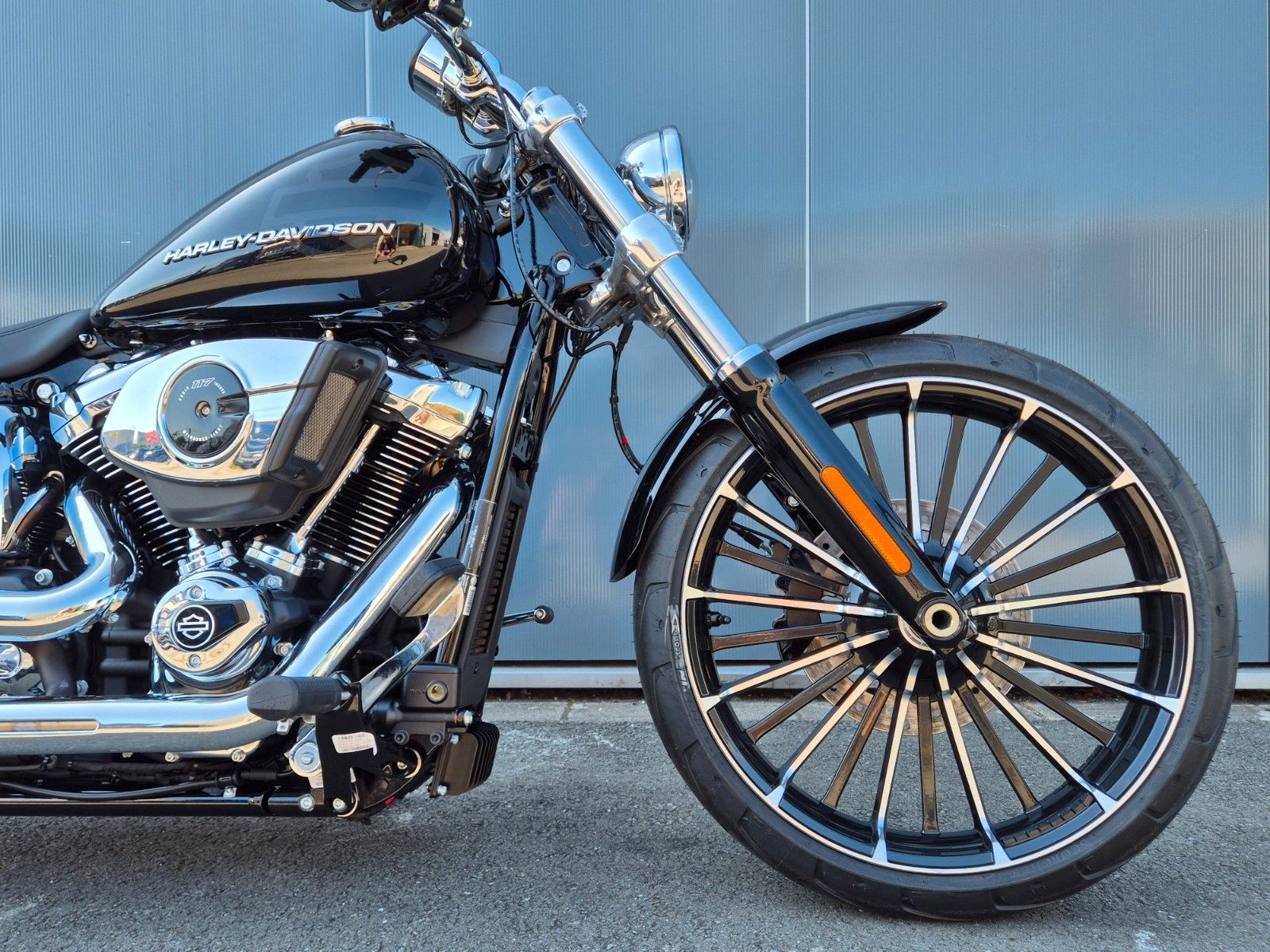 Fahrzeugabbildung Harley-Davidson FXBR °° BREAKOUT 2025 CUSTOM °°